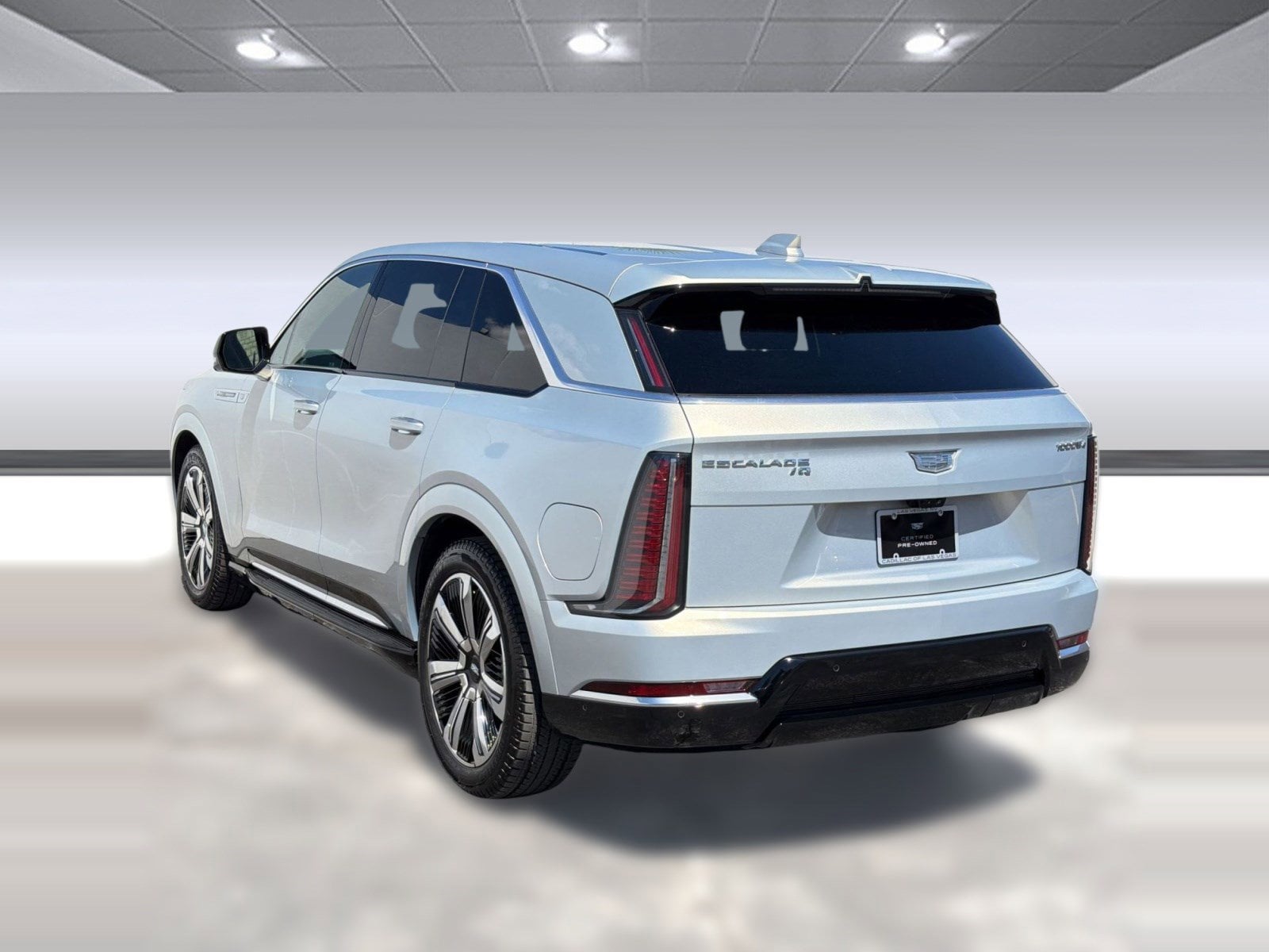 2025 CADILLAC ESCALADE IQ Luxury photo 2