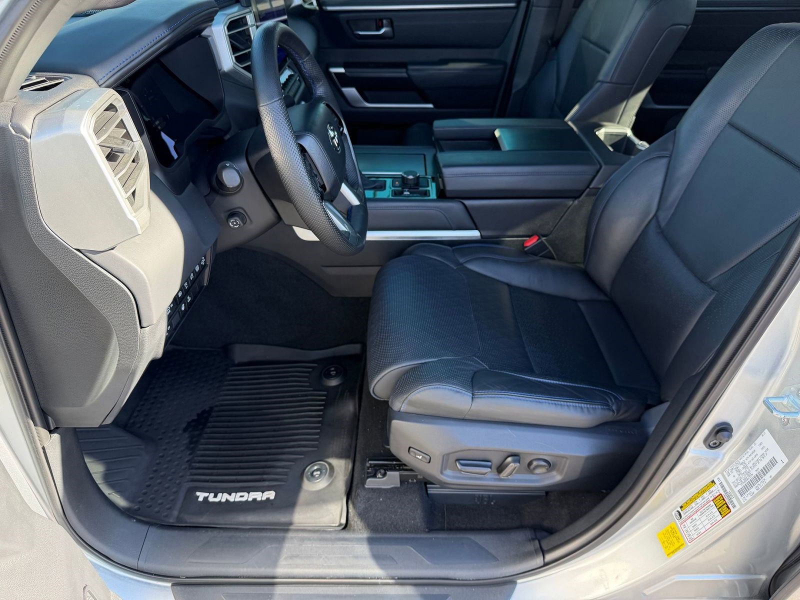 2024 Toyota Tundra Platinum CrewMax photo 3