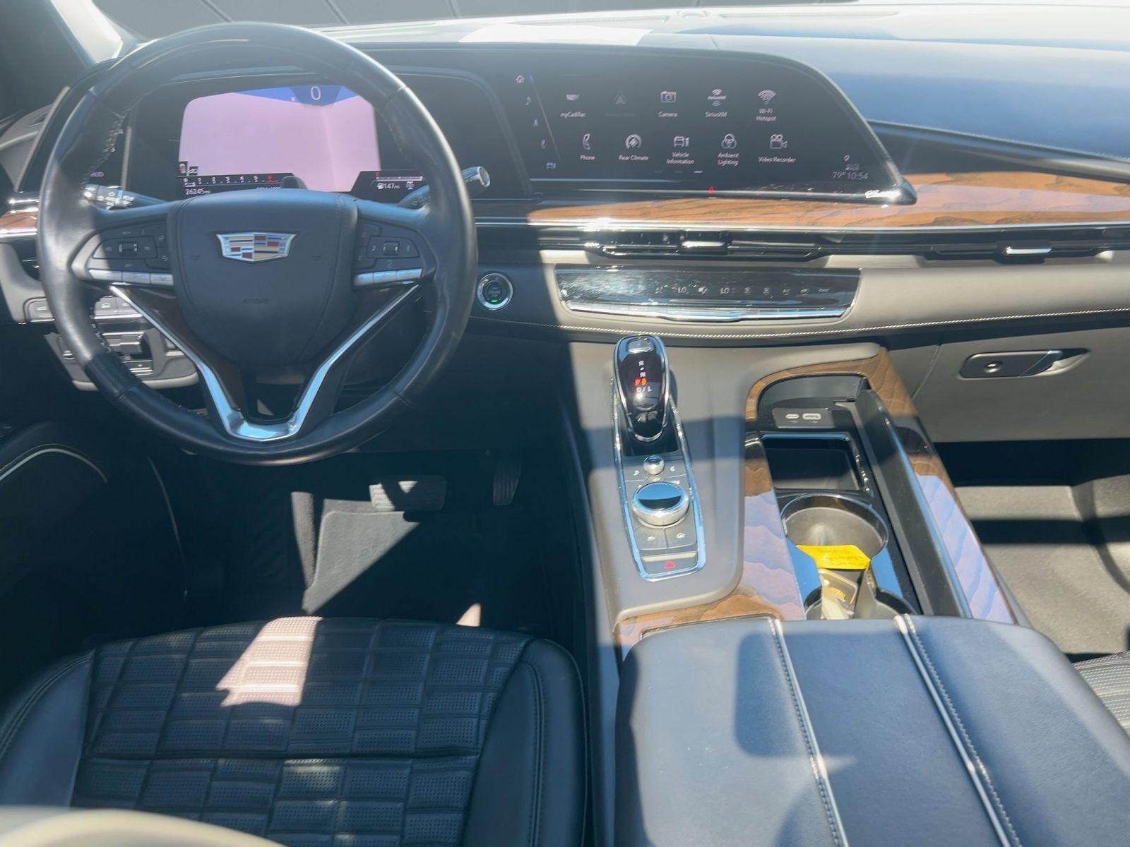 2023 Cadillac Escalade ESV Sport Platinum photo 4