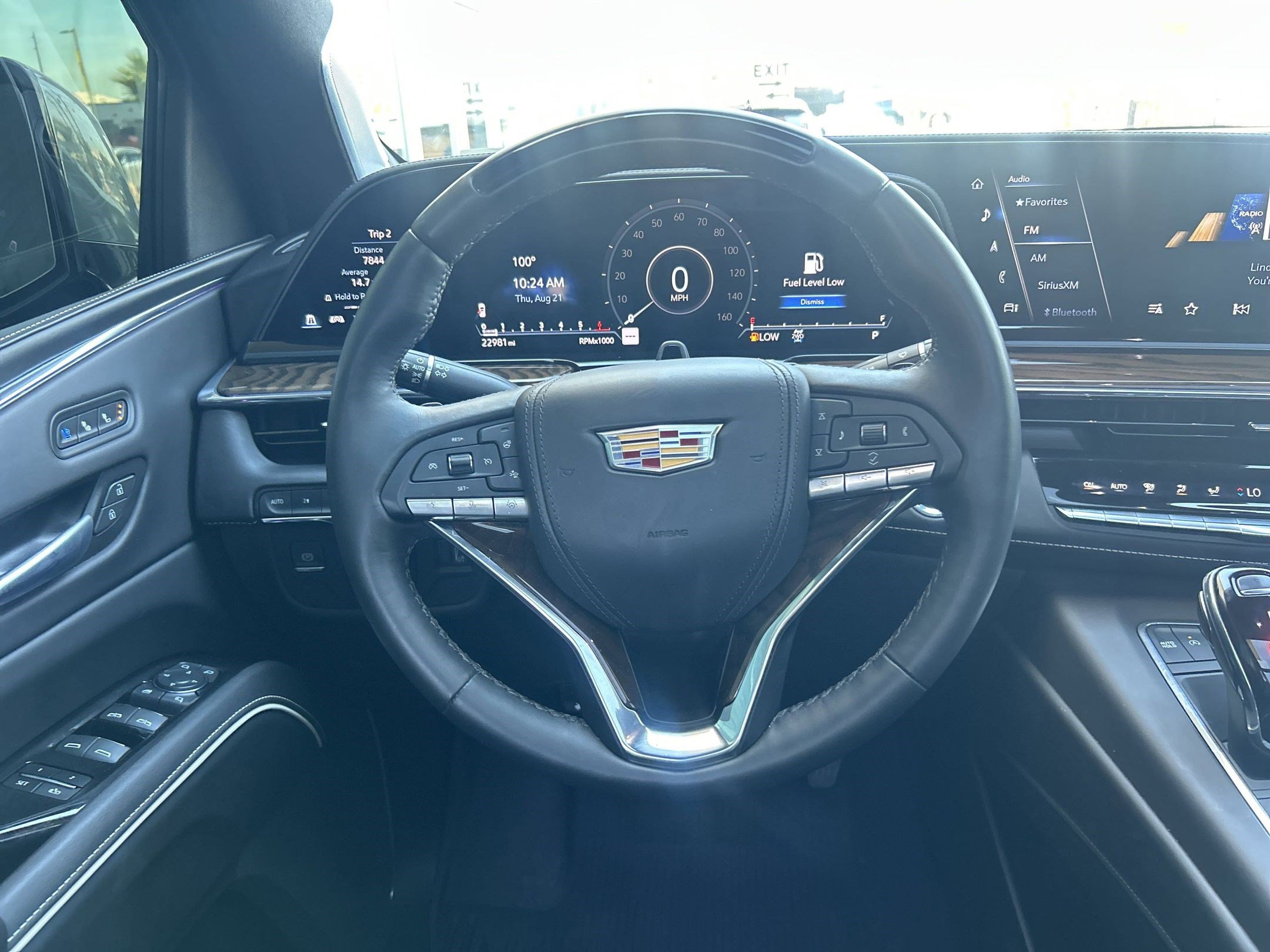 2023 Cadillac Escalade Sport Platinum photo 3