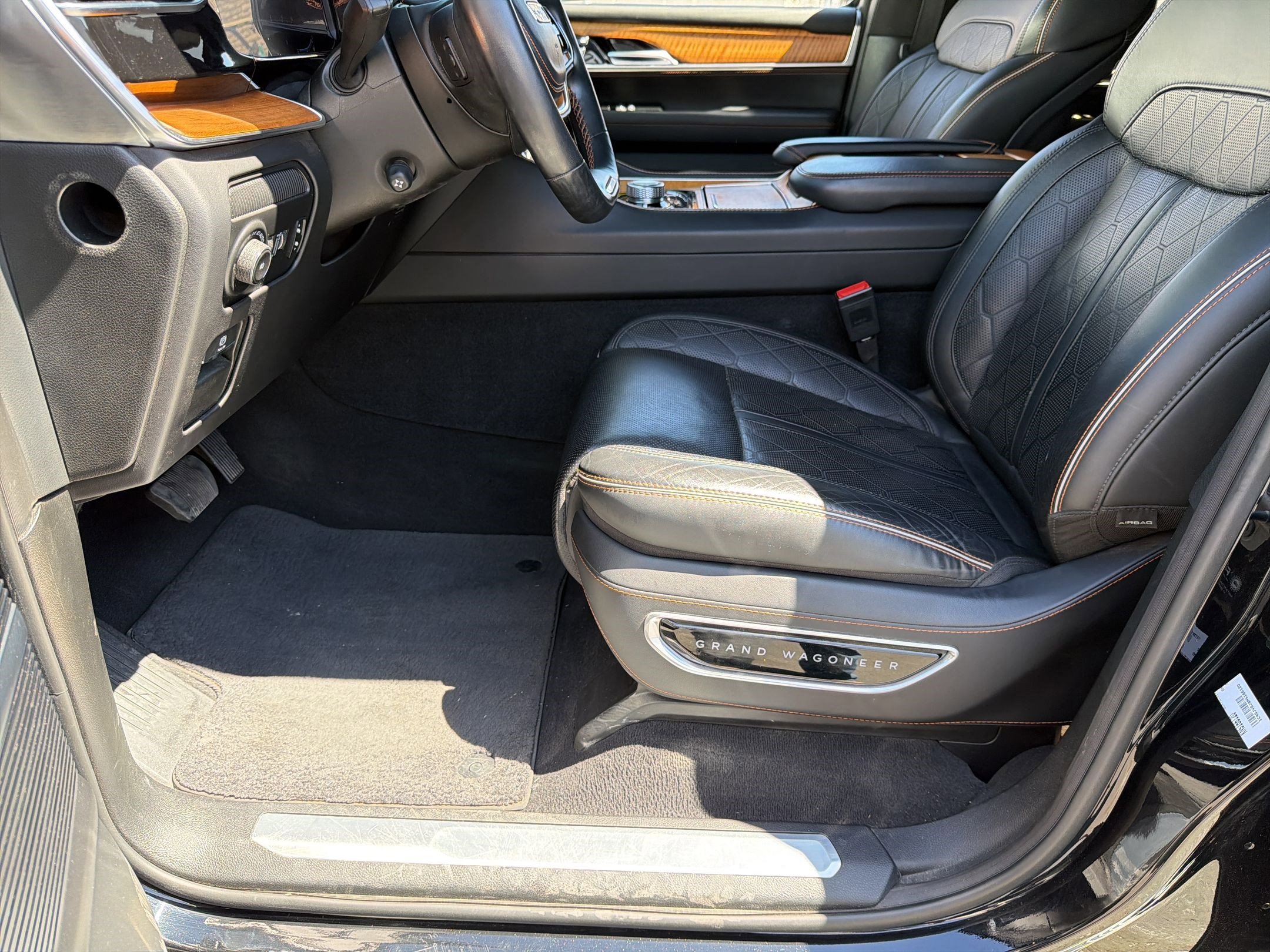 2022 Jeep Grand Wagoneer Series III photo 4