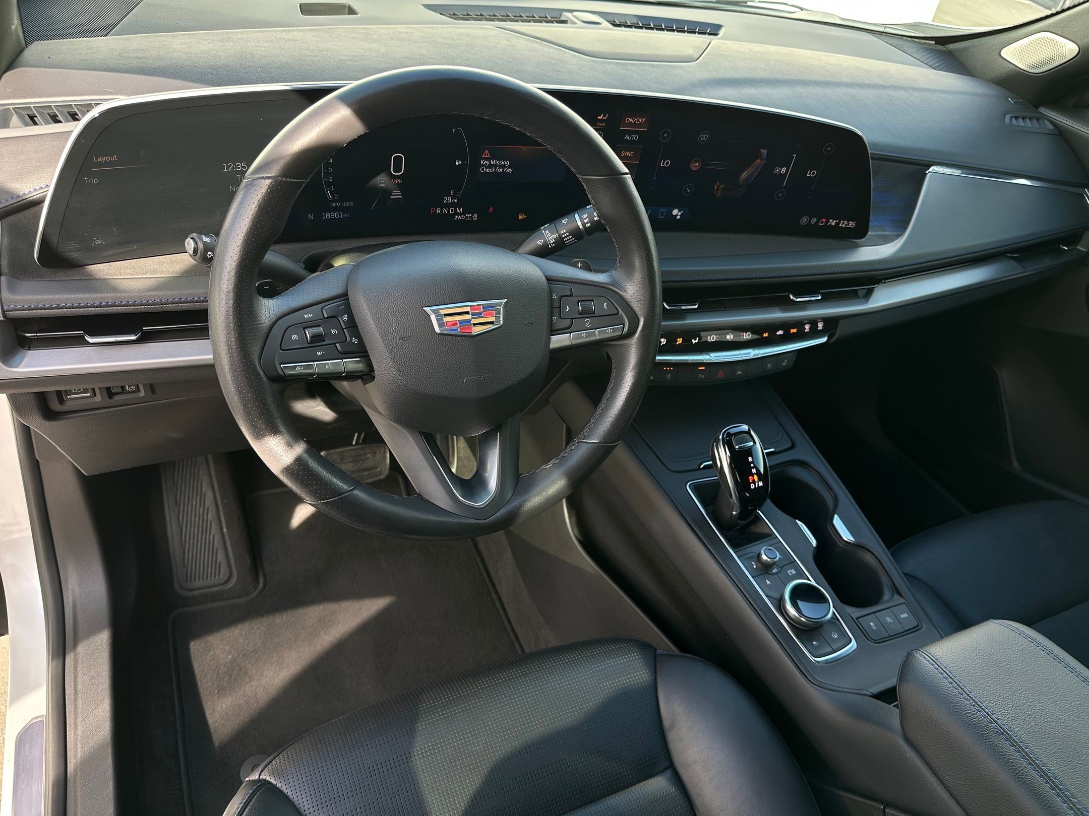 2024 Cadillac XT4 Sport photo 3