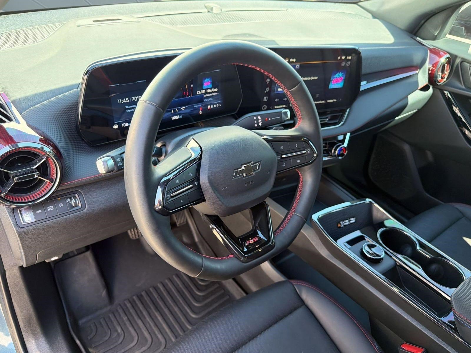 2025 Chevrolet Equinox RS photo 2