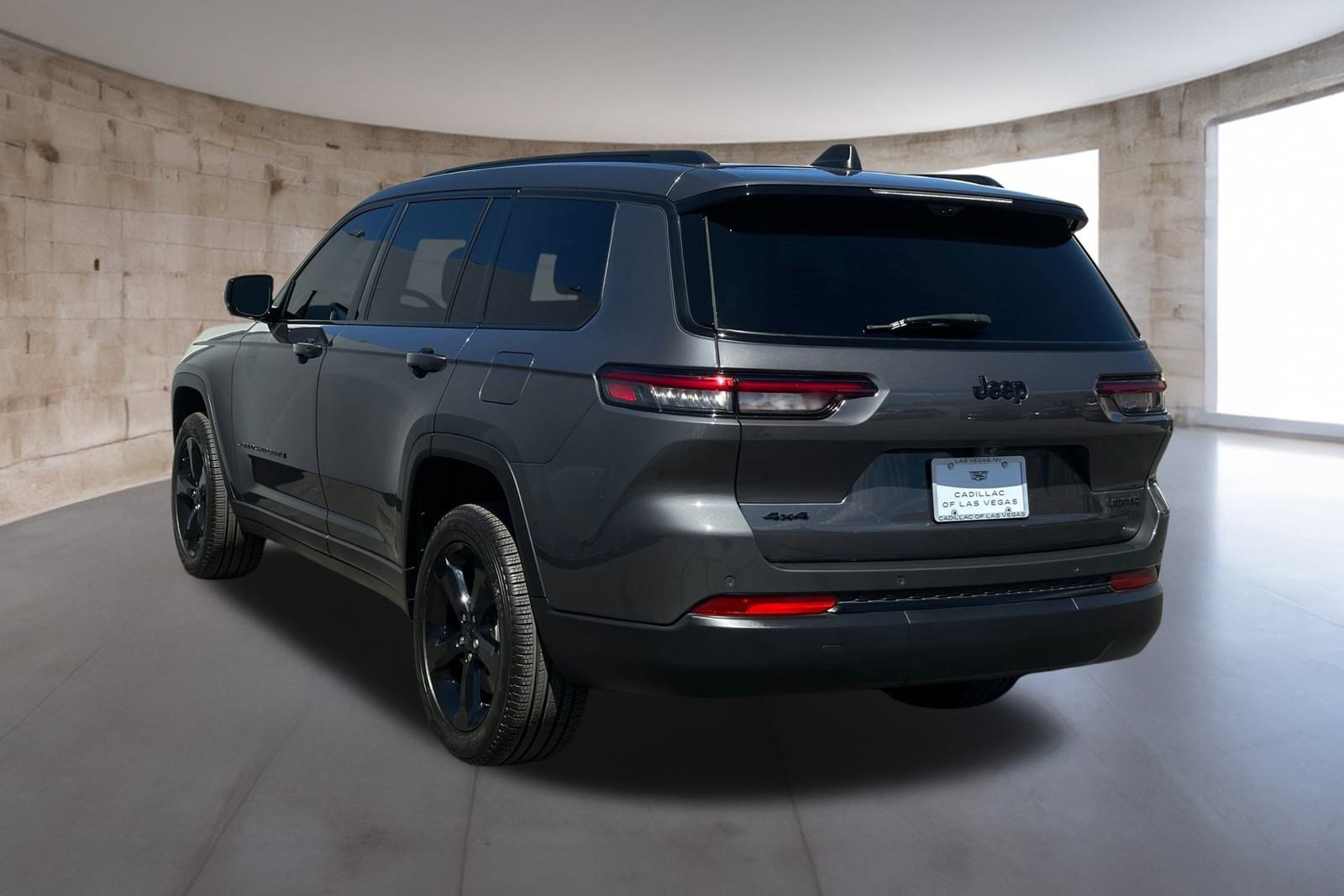 2024 Jeep Grand Cherokee Limited photo 3