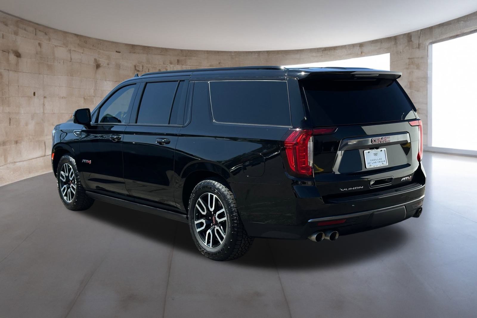 2023 Gmc Yukon XL AT4 photo 3