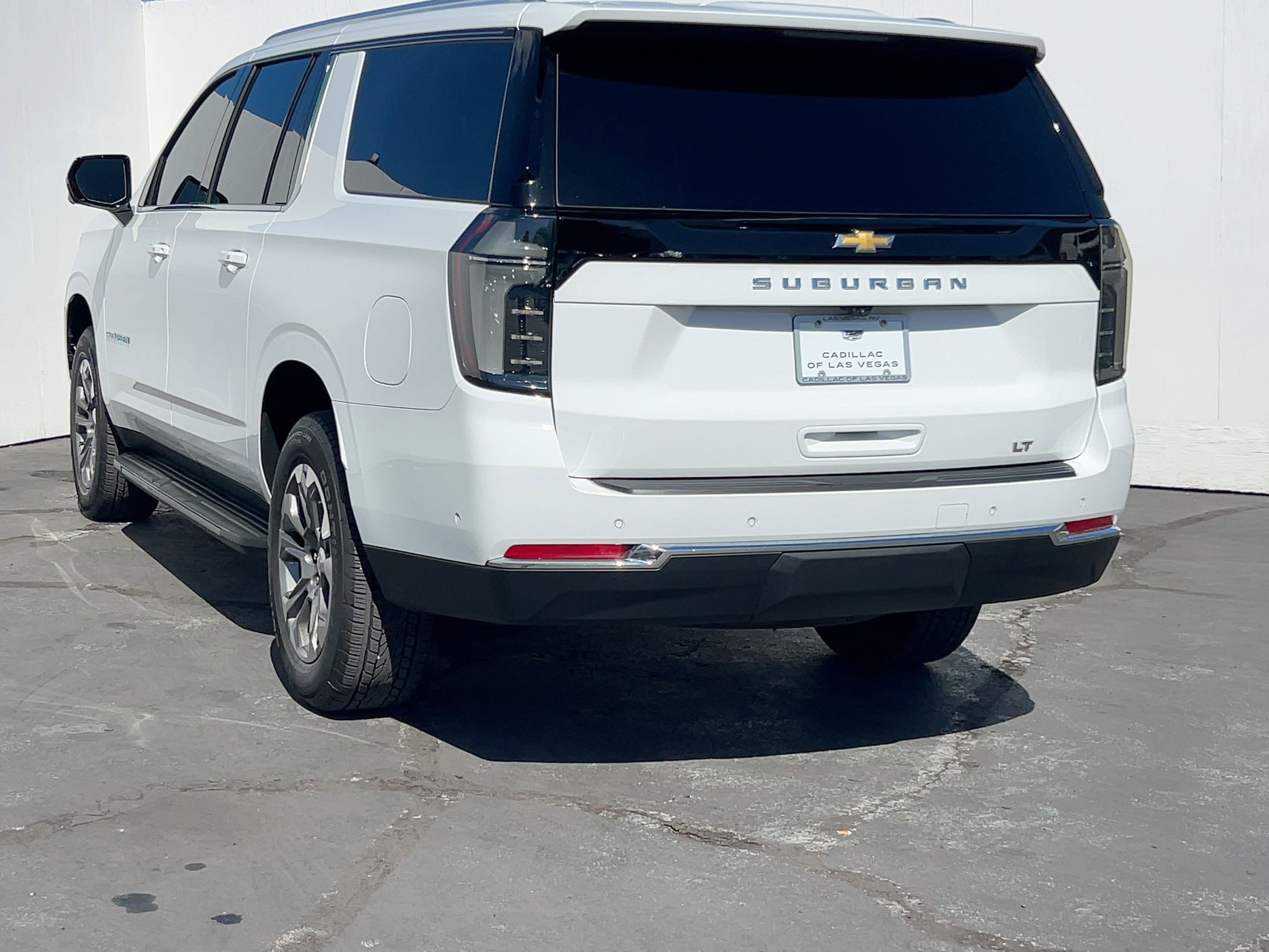 2025 Chevrolet Suburban LT photo 2