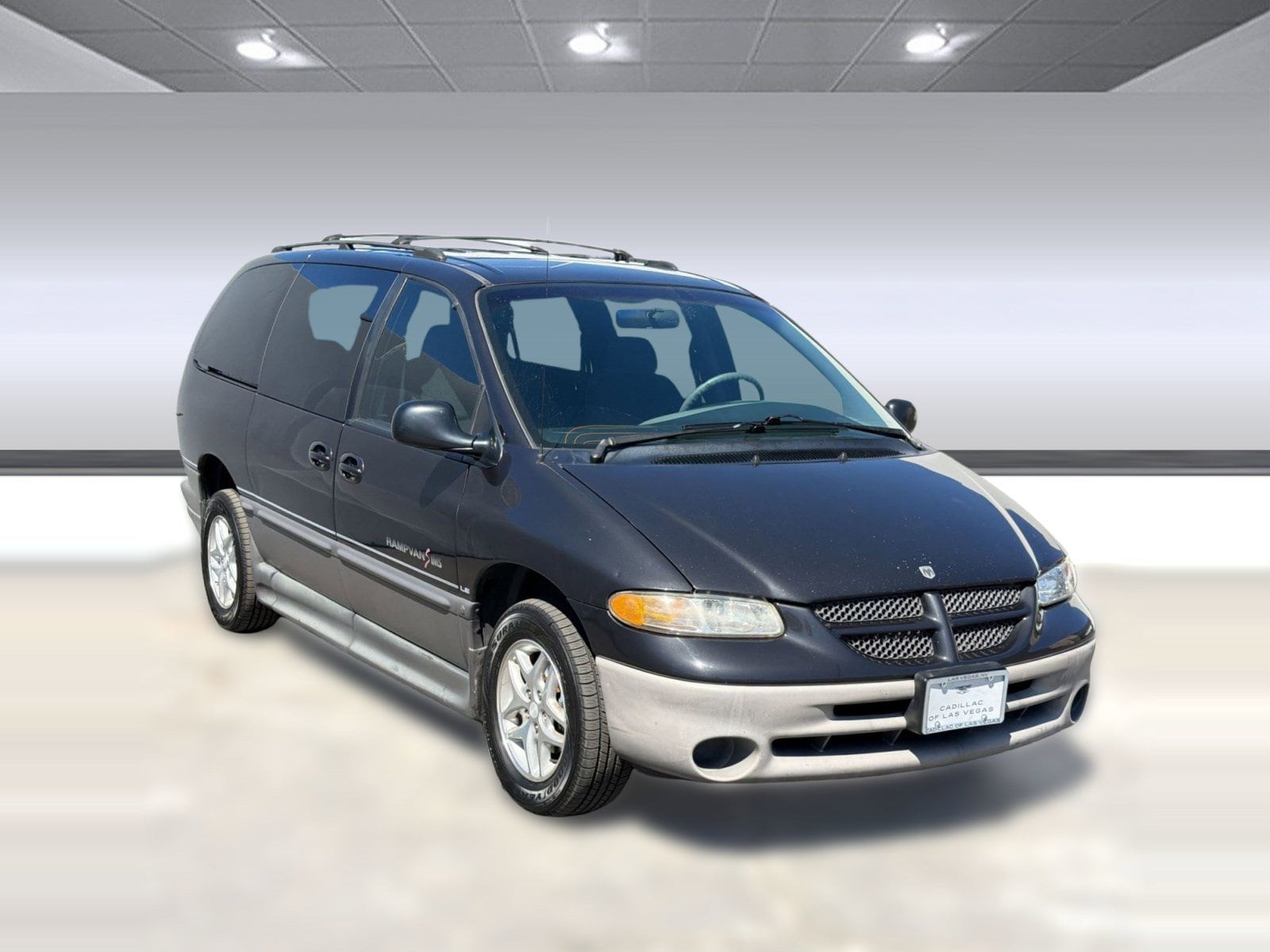 1999 Dodge Grand Caravan LE photo 6
