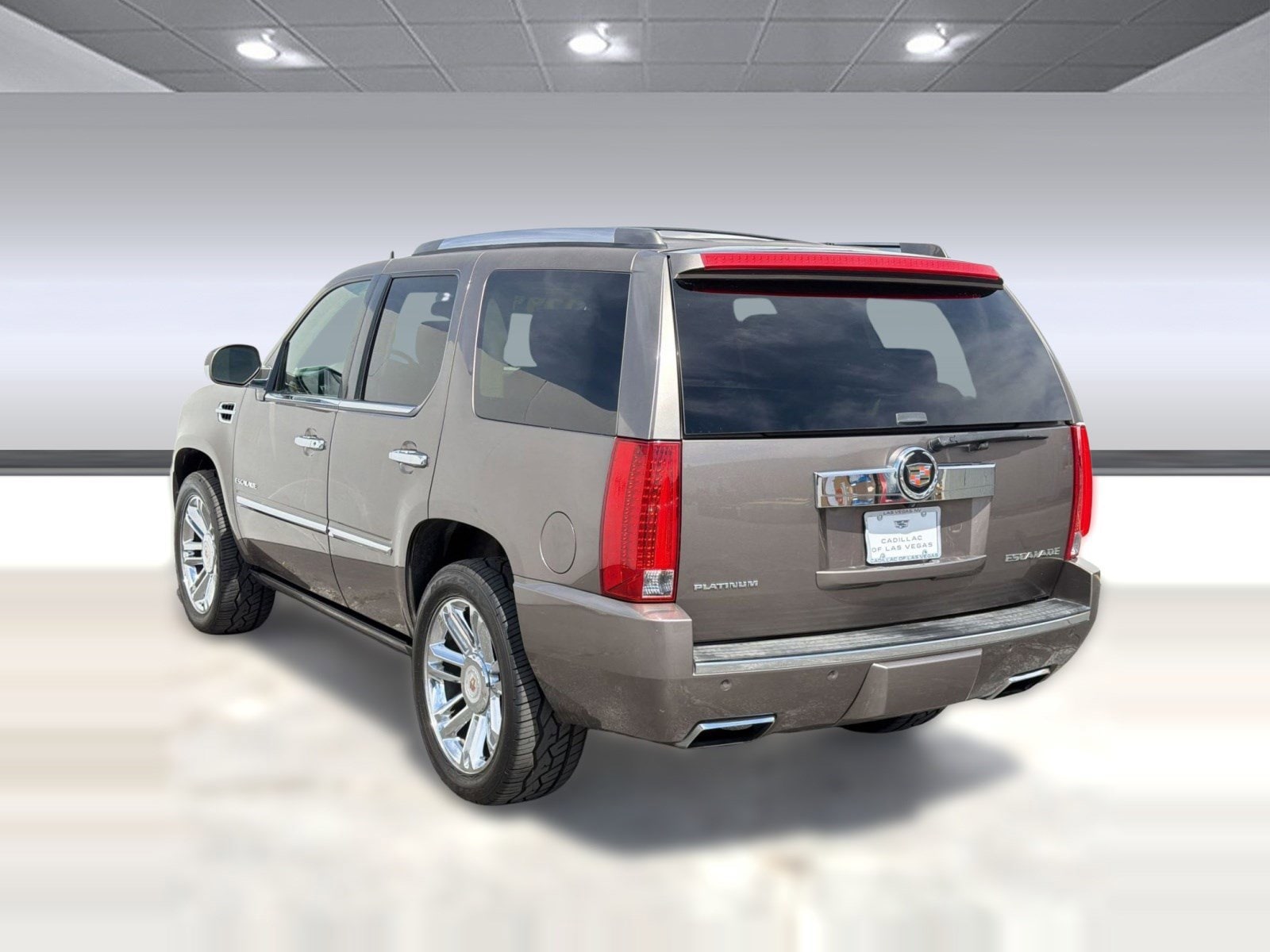 2013 CADILLAC Escalade Platinum Edition photo 2