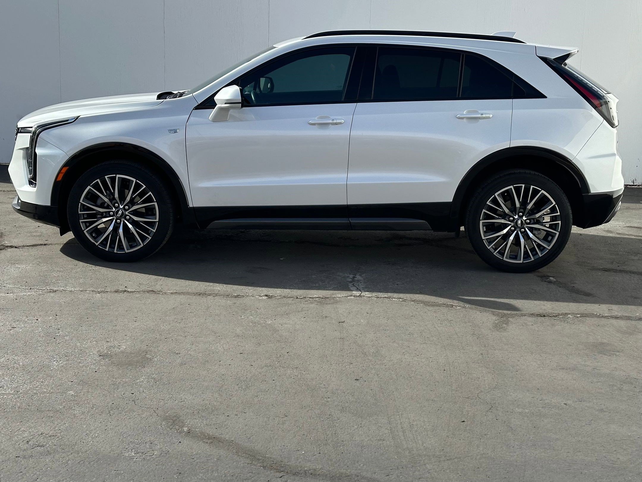 2024 Cadillac XT4 Sport photo 2