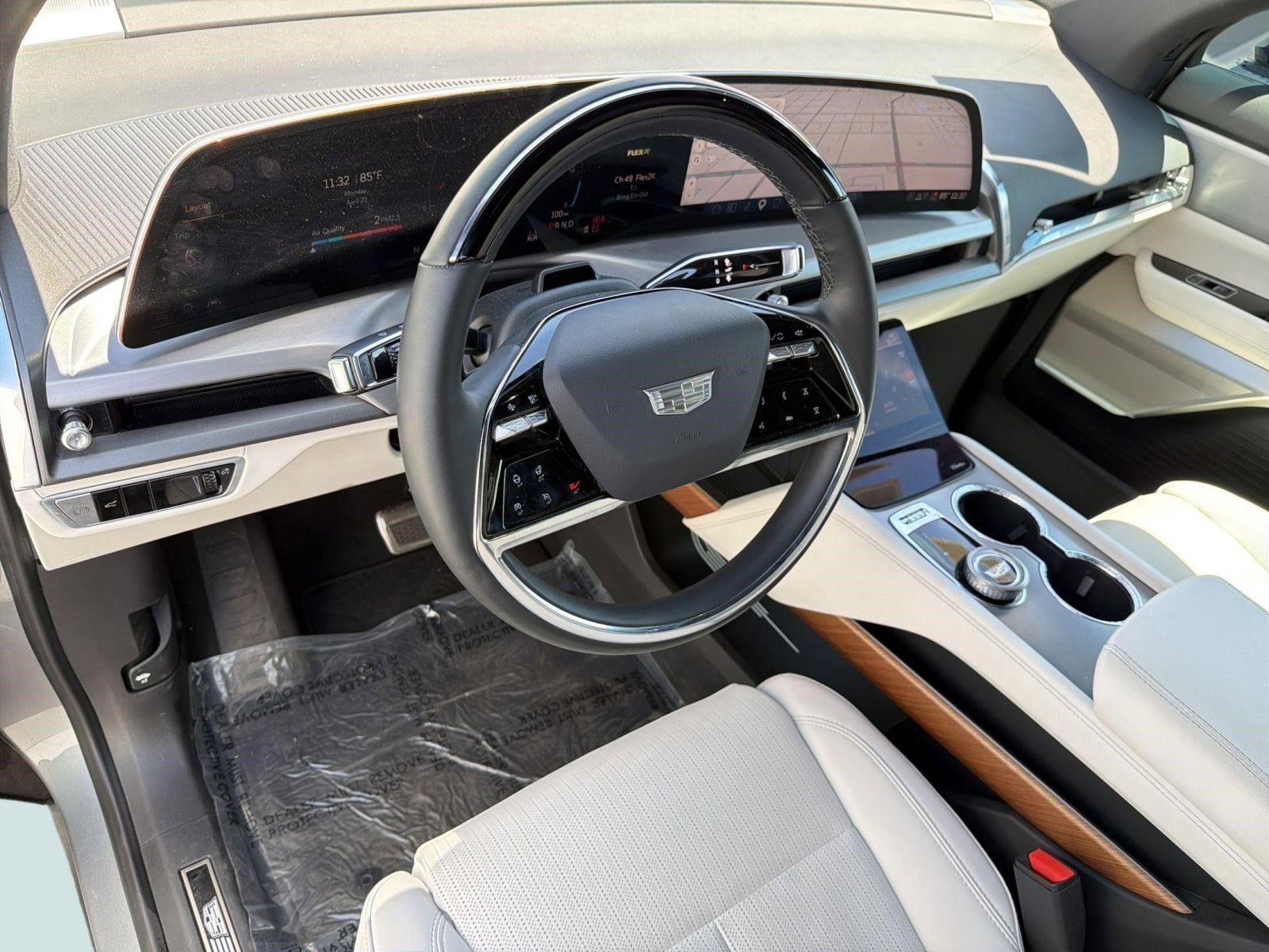 2026 CADILLAC VISTIQ Luxury photo 2