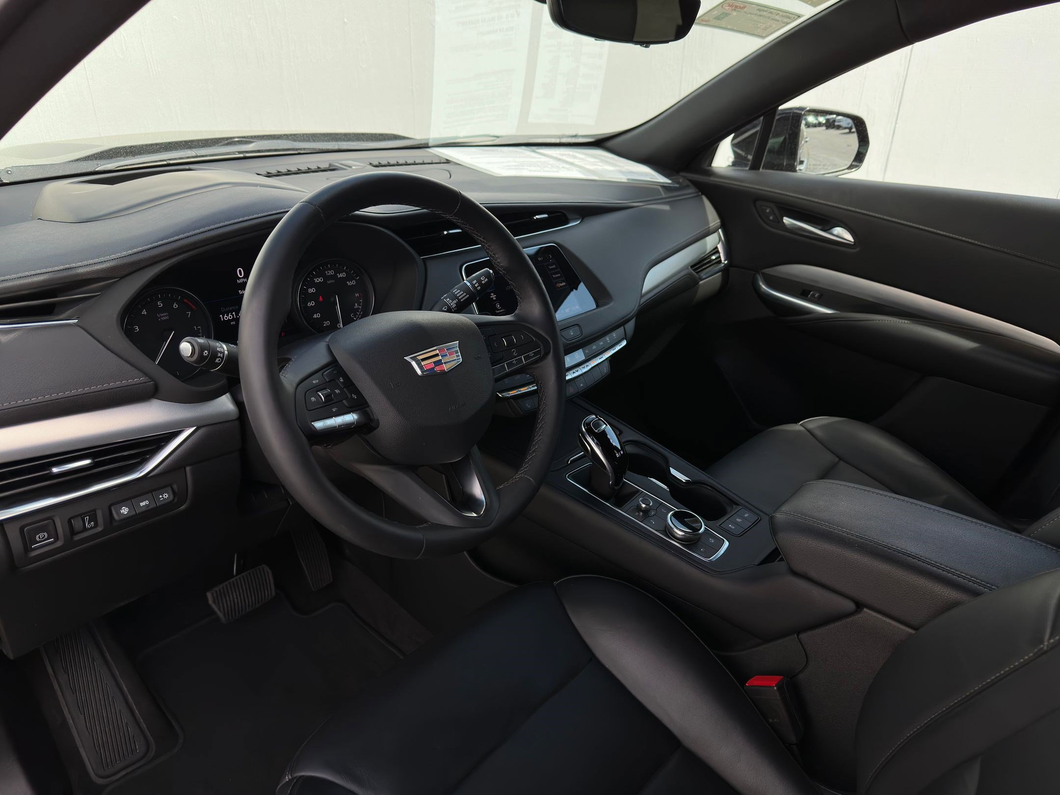 2022 Cadillac XT4 Premium Luxury photo 3