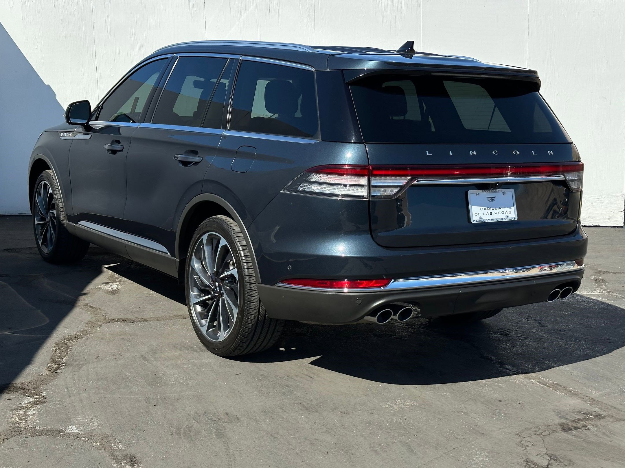 2023 Lincoln Aviator Reserve photo 2