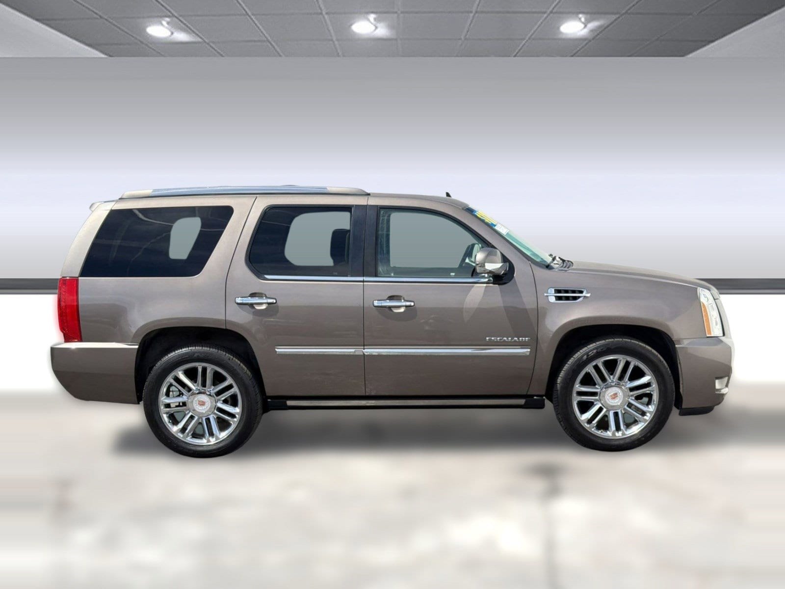 2013 CADILLAC Escalade Platinum Edition photo 3