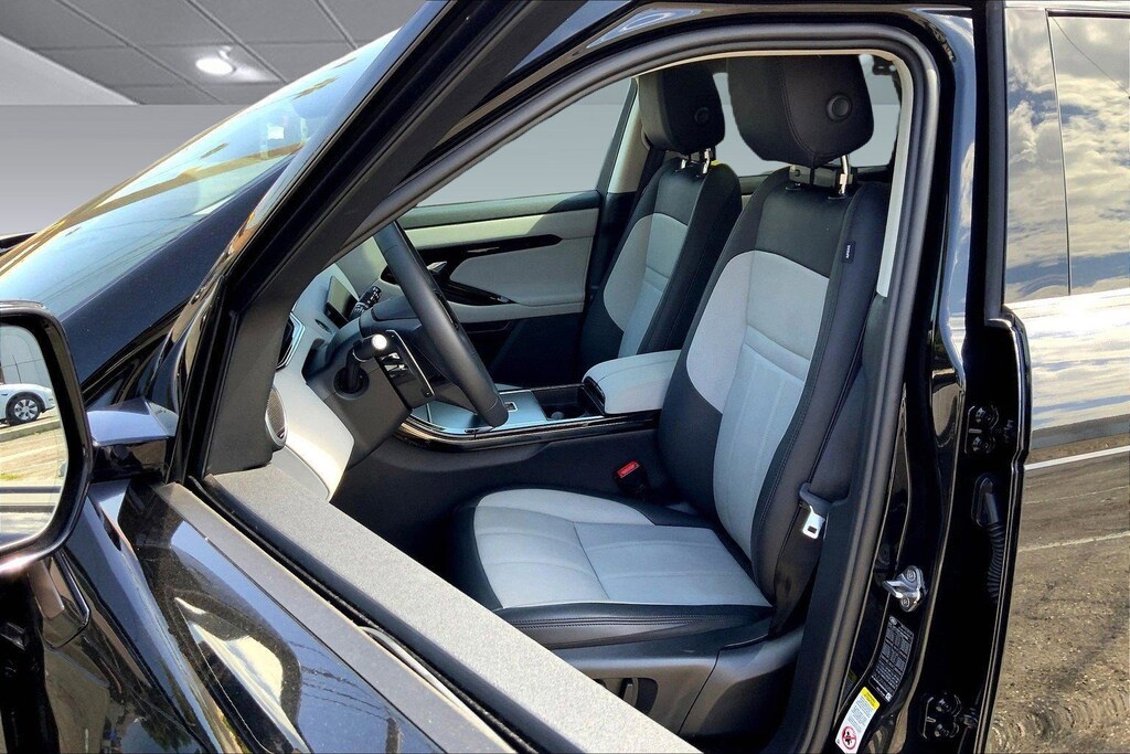 Used 2024 Land Rover Range Rover Evoque Dynamic SE SUV