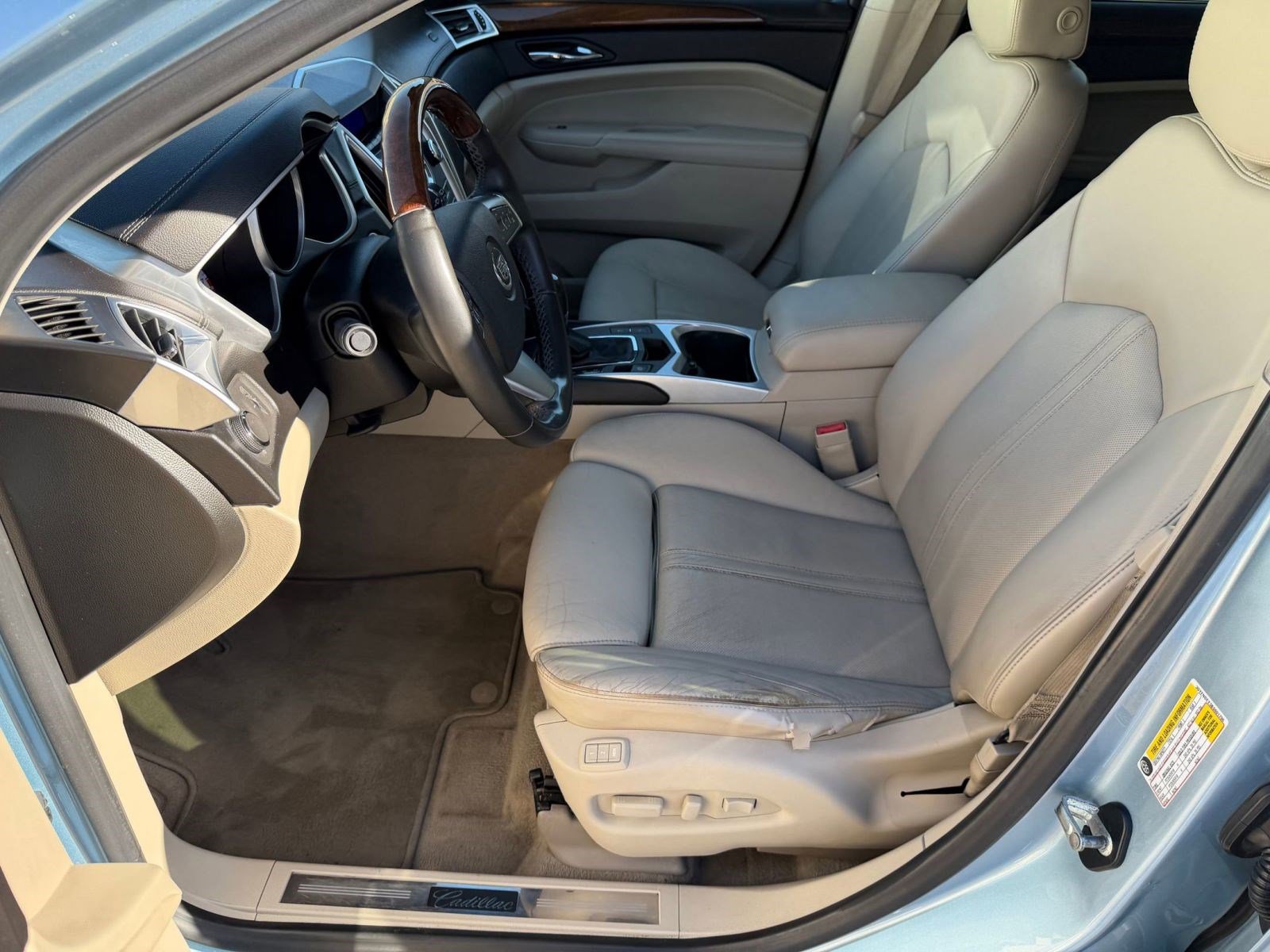 2011 Cadillac SRX Luxury photo 4