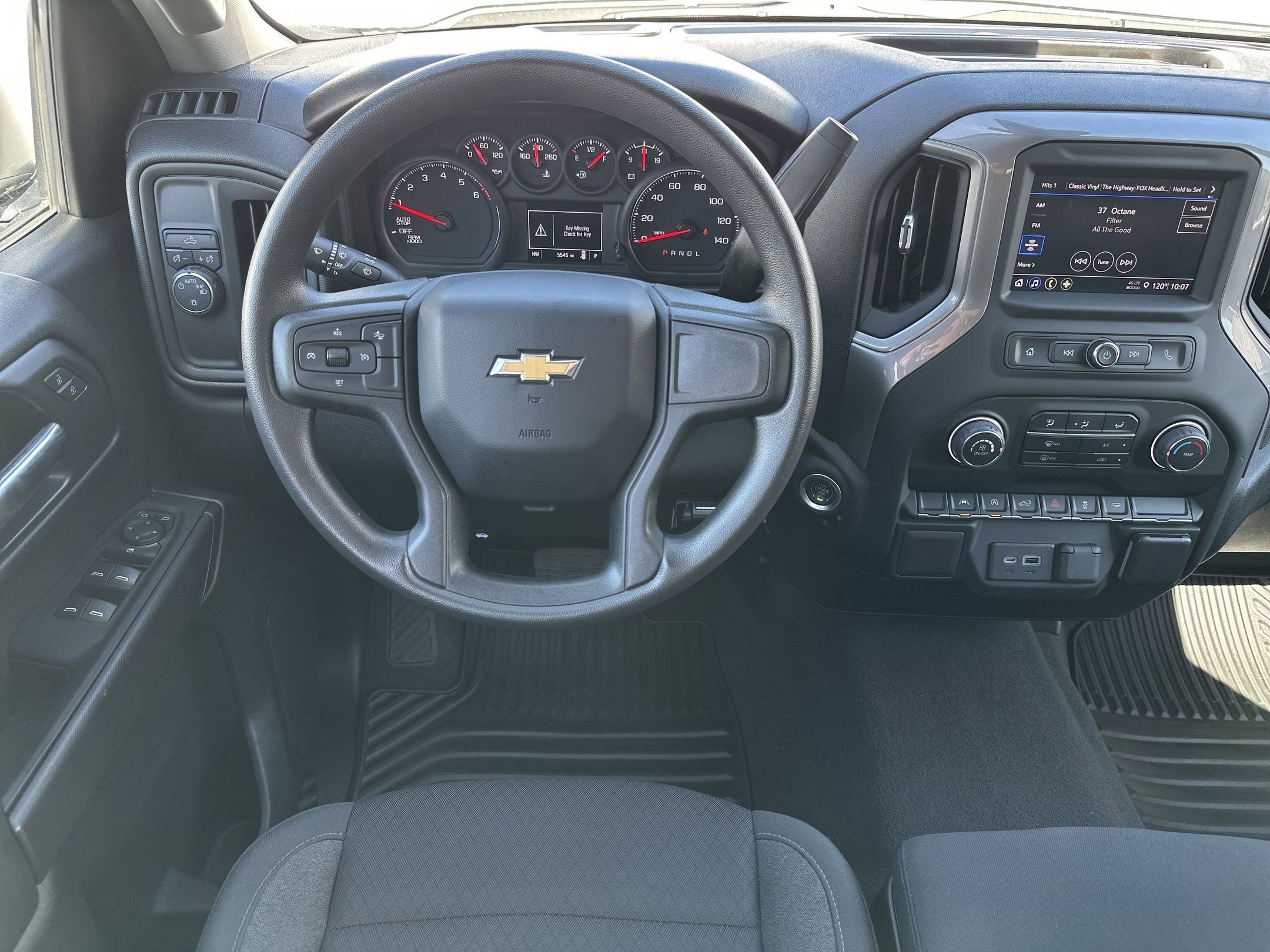 2022 Chevrolet Silverado 1500 Custom photo 4