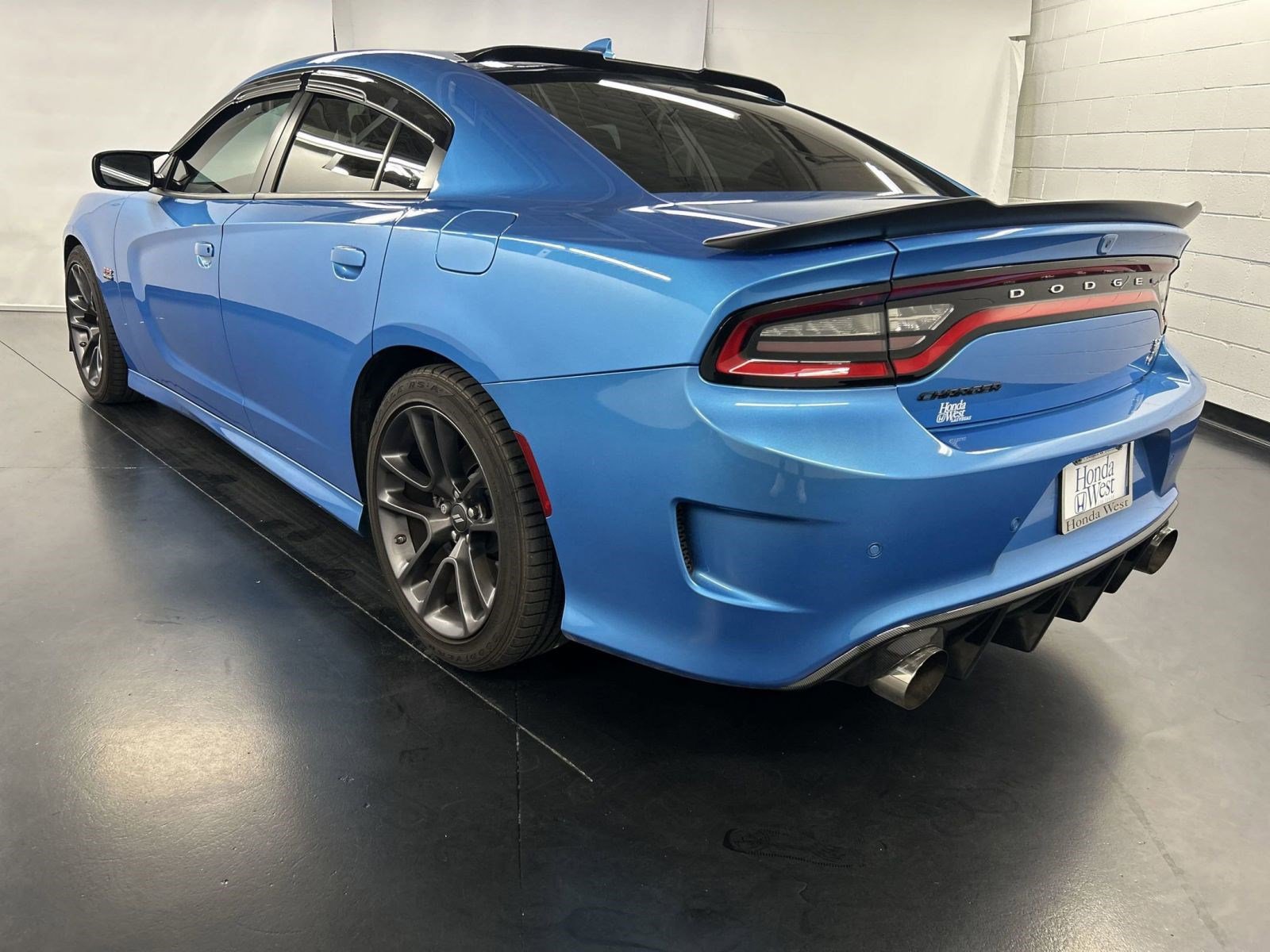 2023 Dodge Charger Scat Pack photo 3