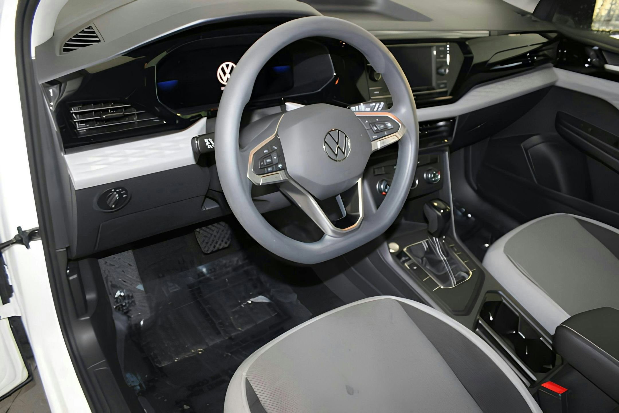 2022 Volkswagen Taos S photo 4