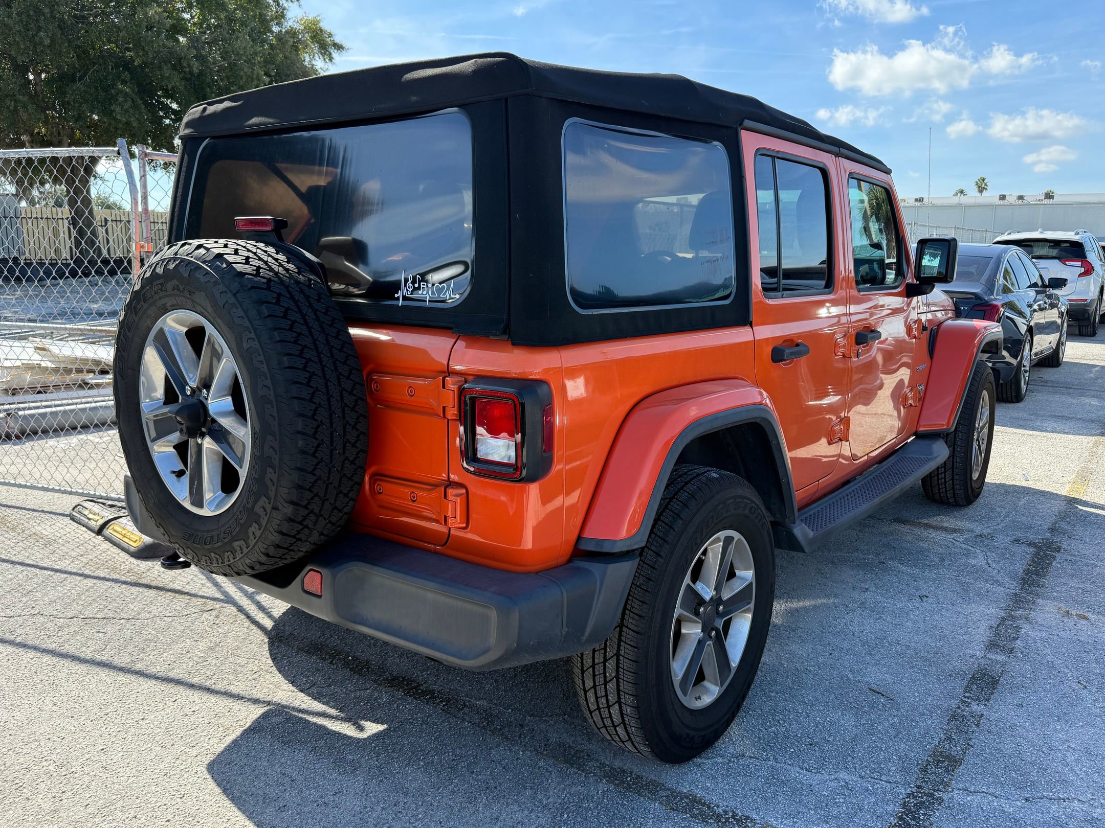 2018 Jeep Wrangler Unlimited Sahara photo 3