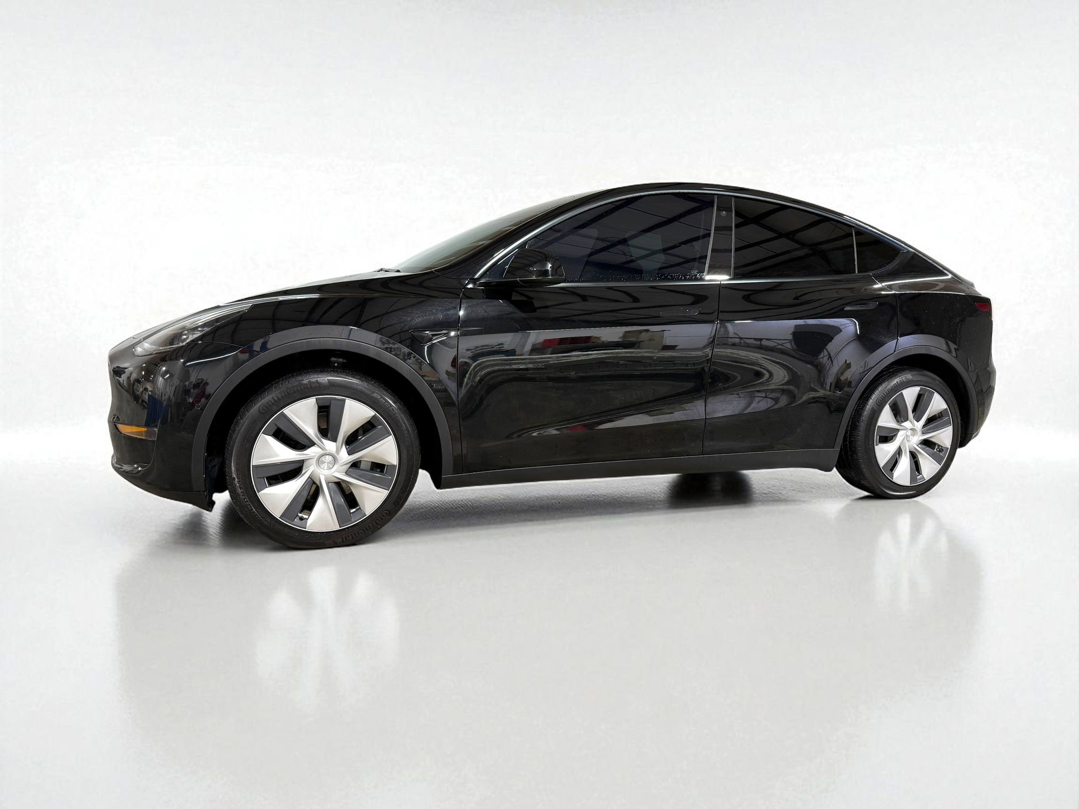 2021 Tesla Model Y Long Range photo 2