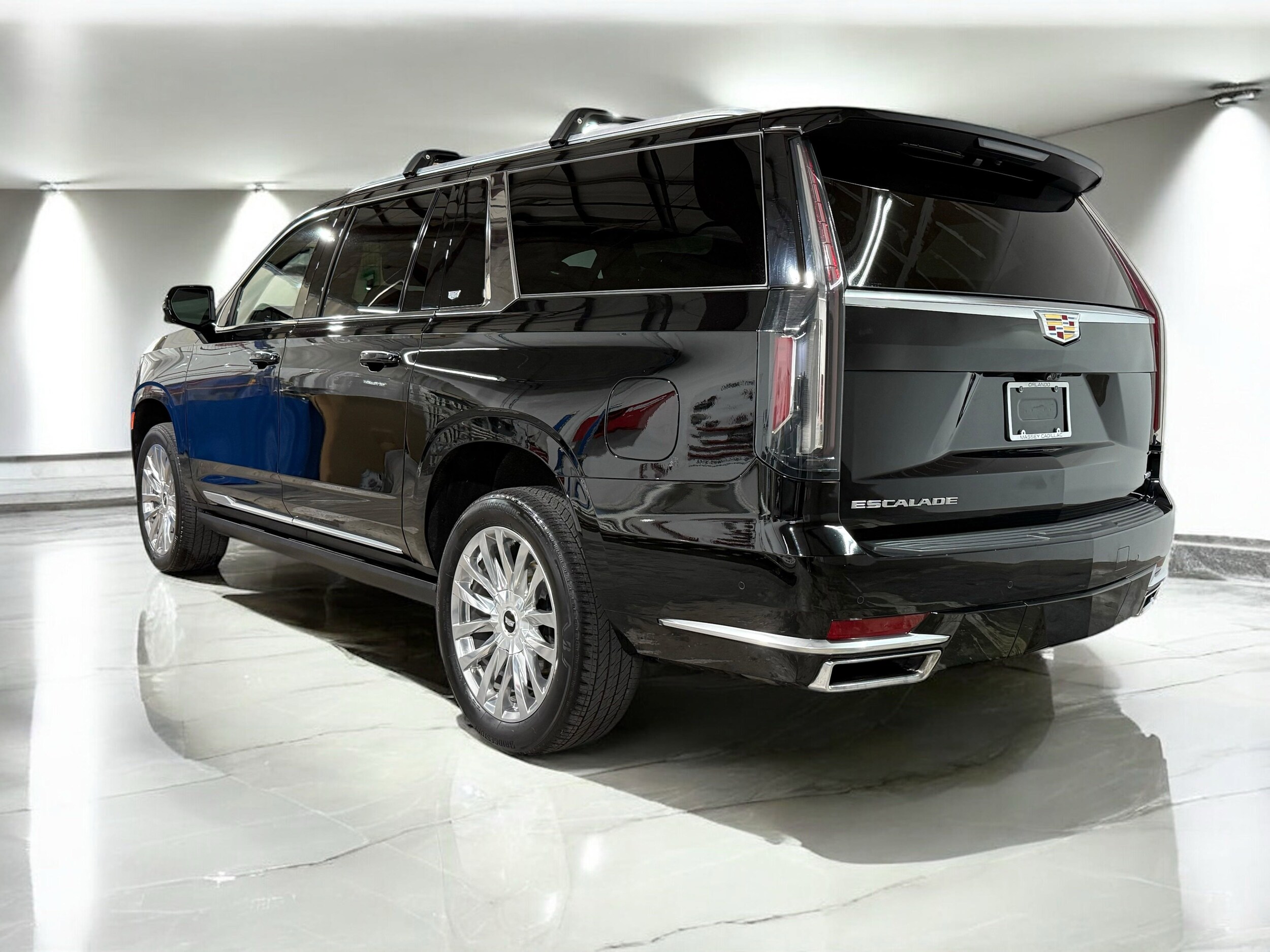 2022 Cadillac Escalade ESV Premium Luxury photo 3