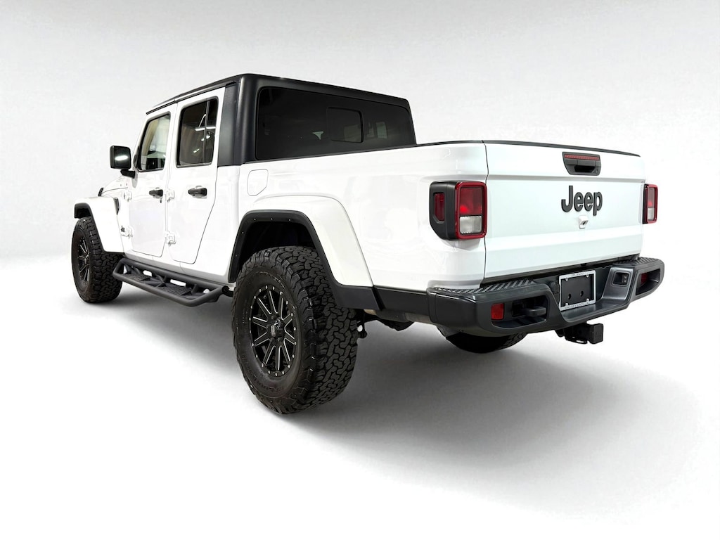 Used 2022 Jeep Gladiator Sport Truck Crew Cab