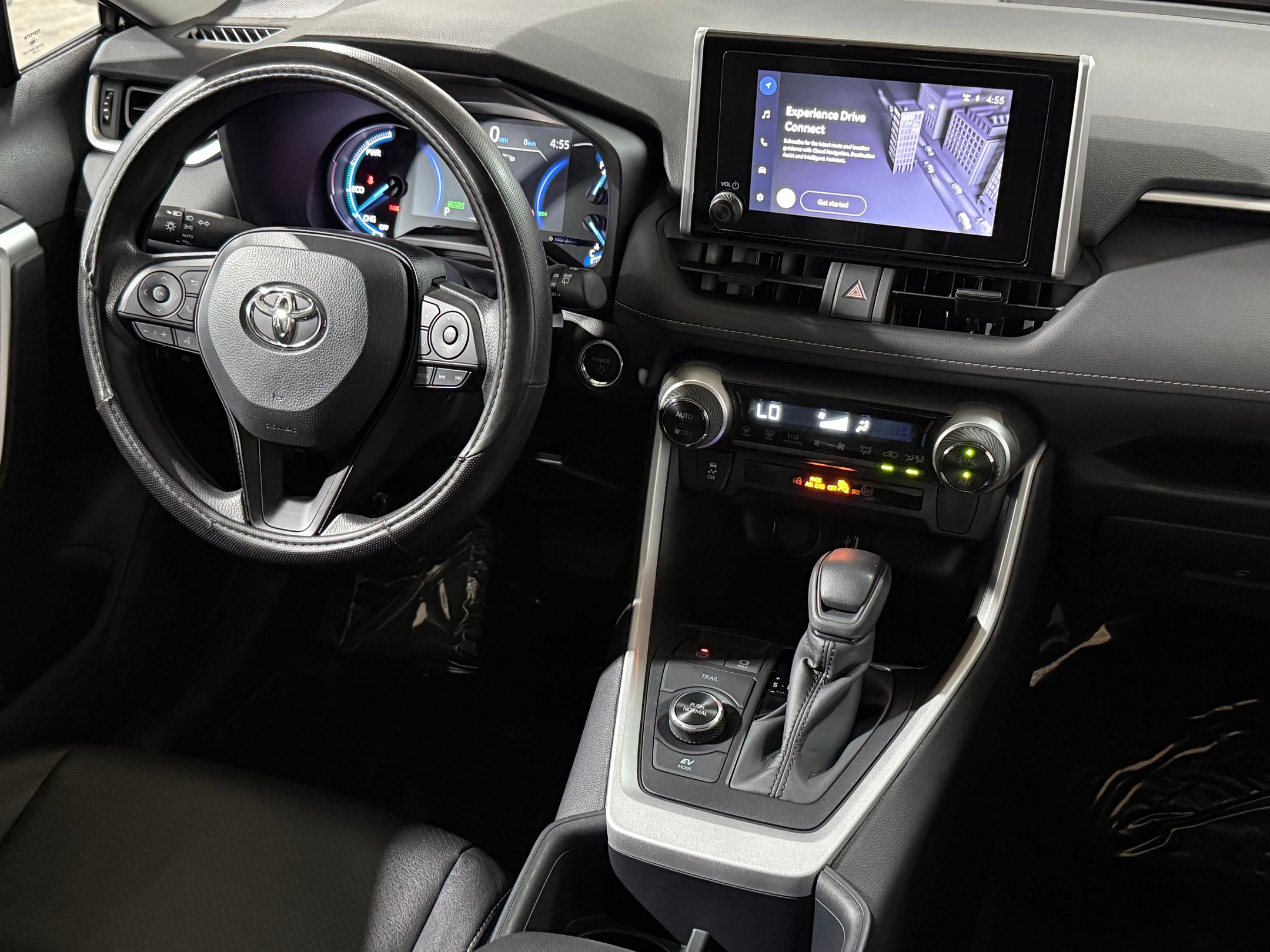 2025 Toyota RAV4 Hybrid XLE photo 3