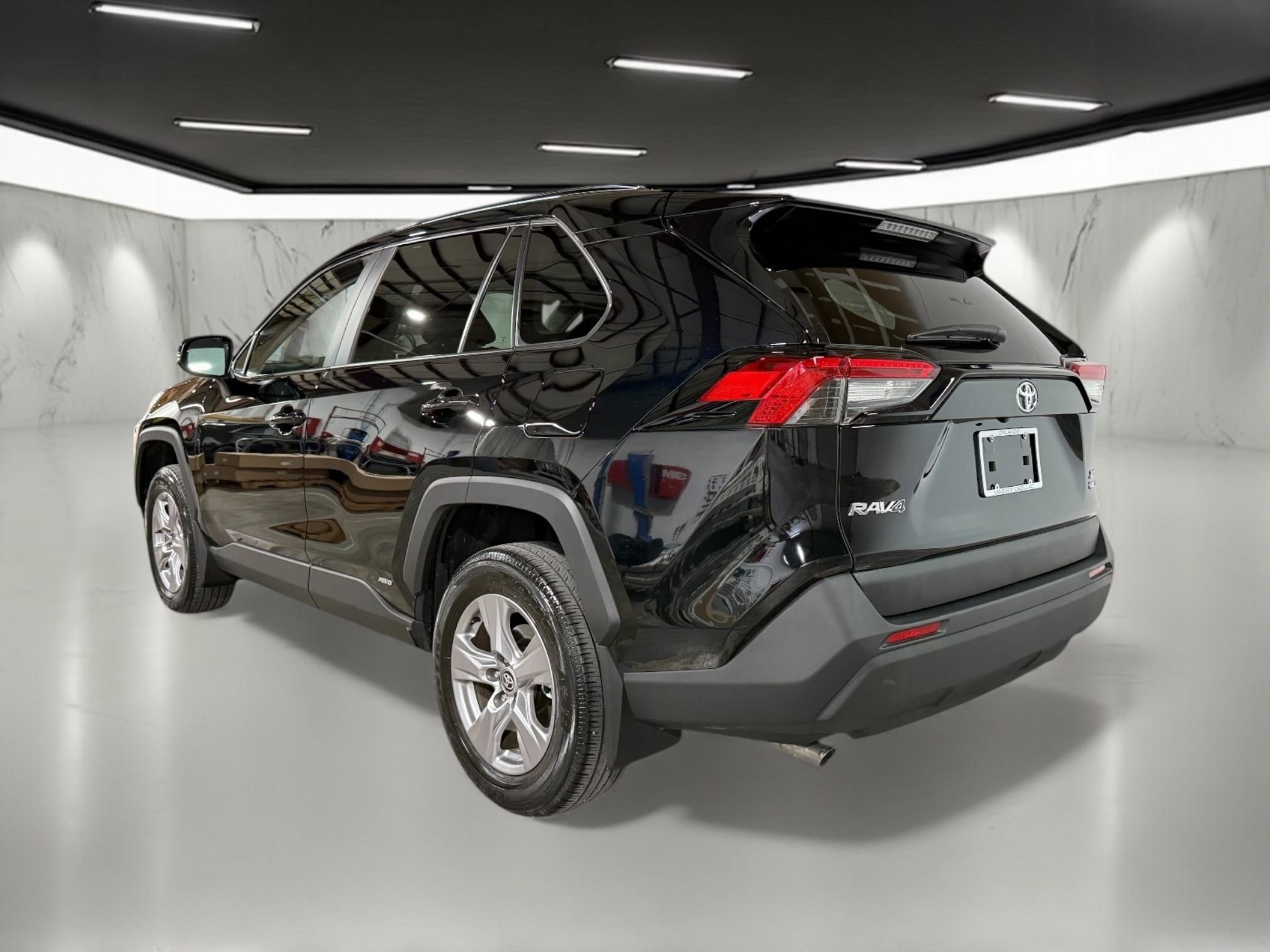 2025 Toyota RAV4 Hybrid XLE photo 2