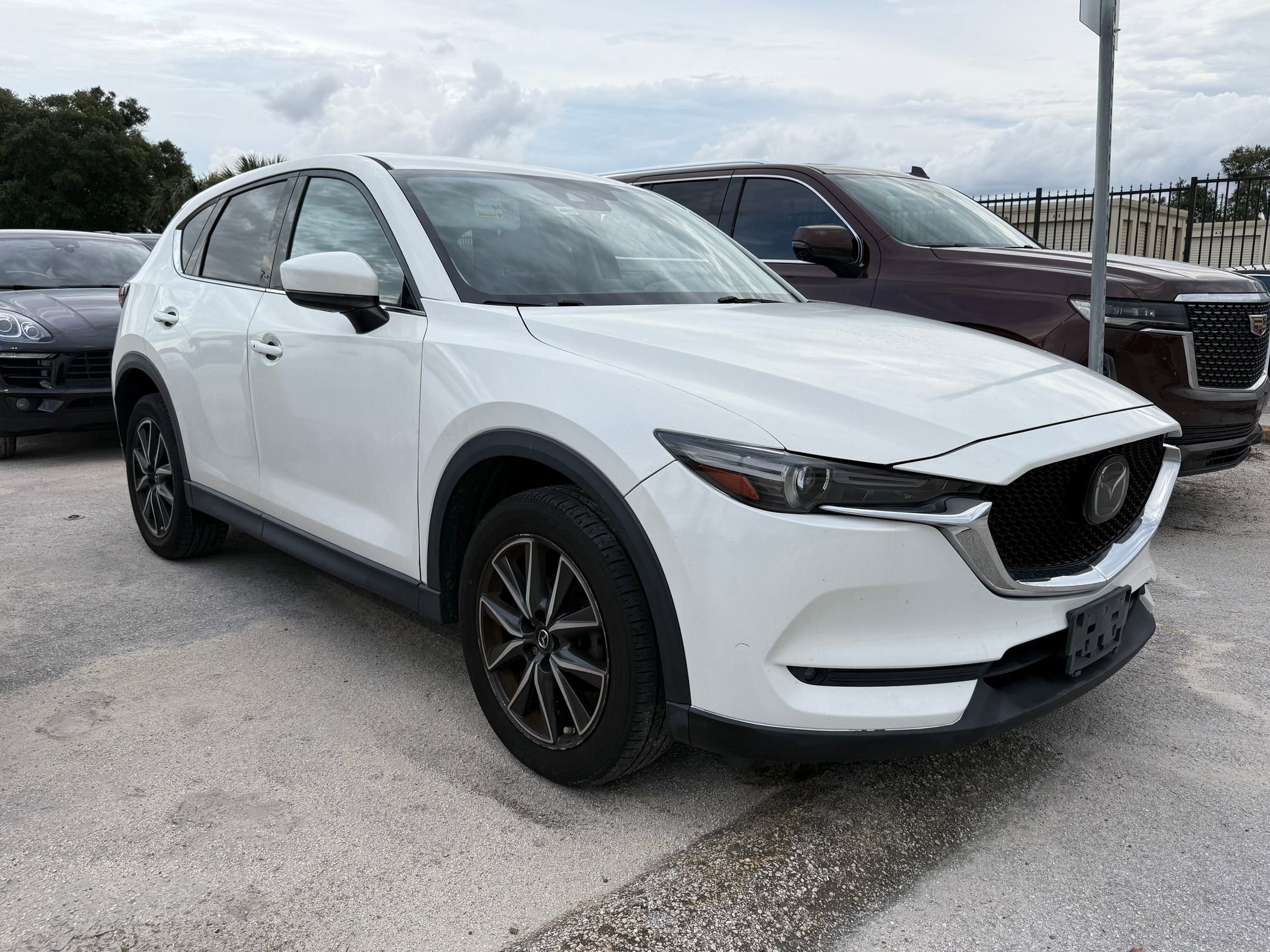 2017 Mazda CX-5 Grand Touring photo 4