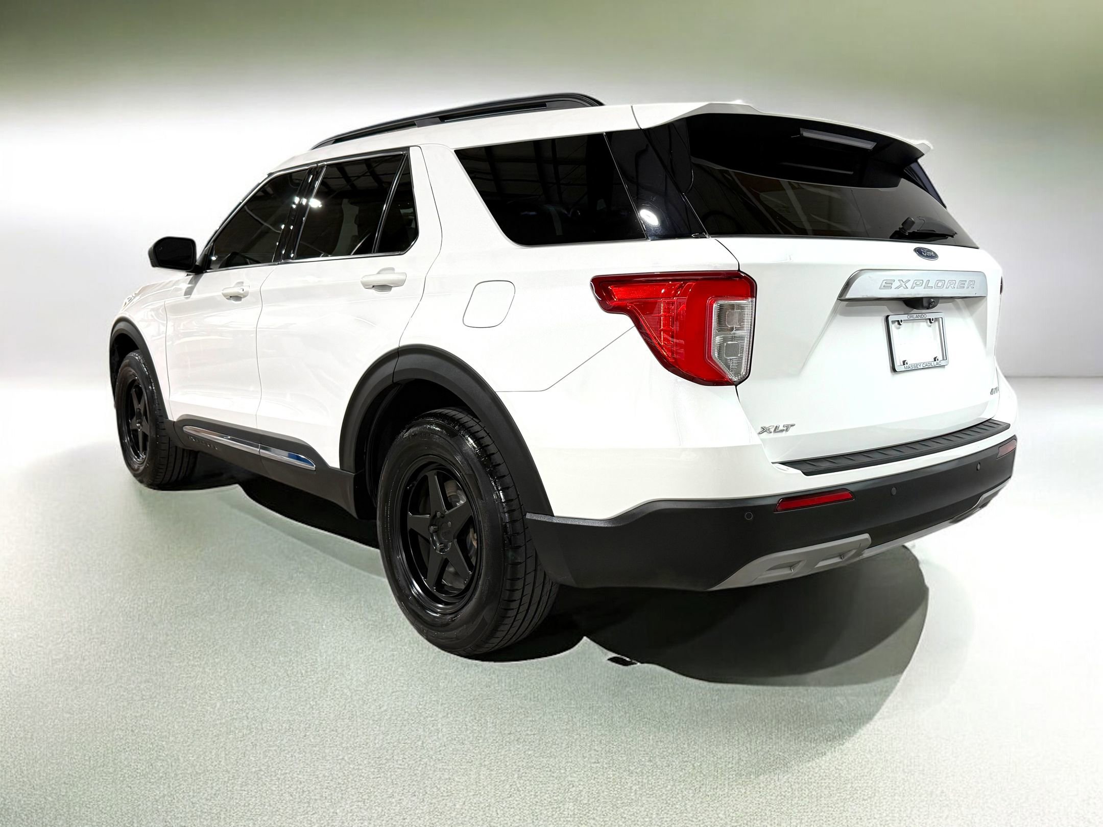 2022 Ford Explorer XLT photo 2