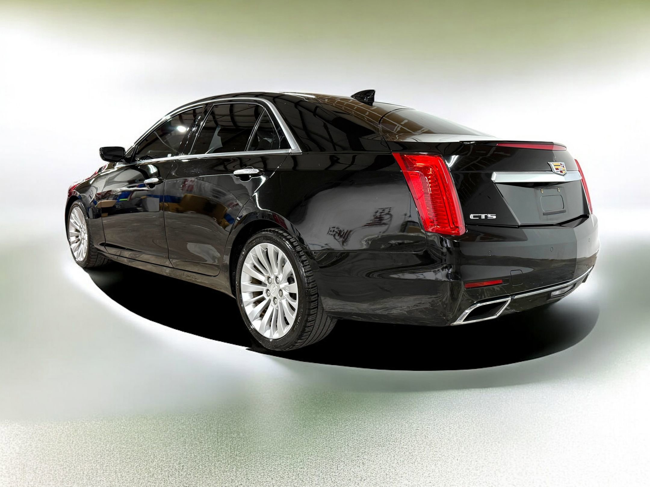 2015 Cadillac CTS Luxury Sedan photo 2
