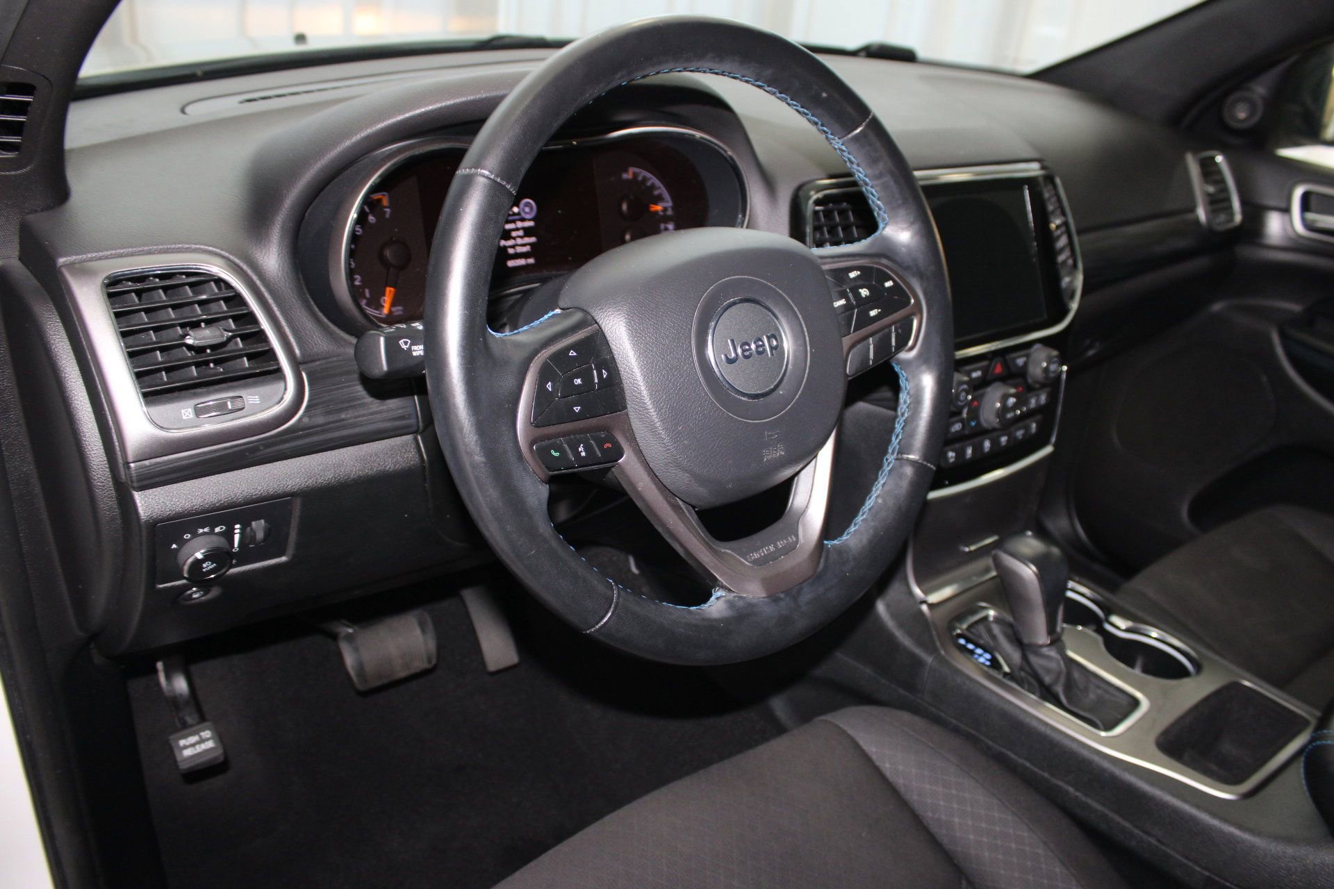 2020 Jeep Grand Cherokee Laredo photo 4