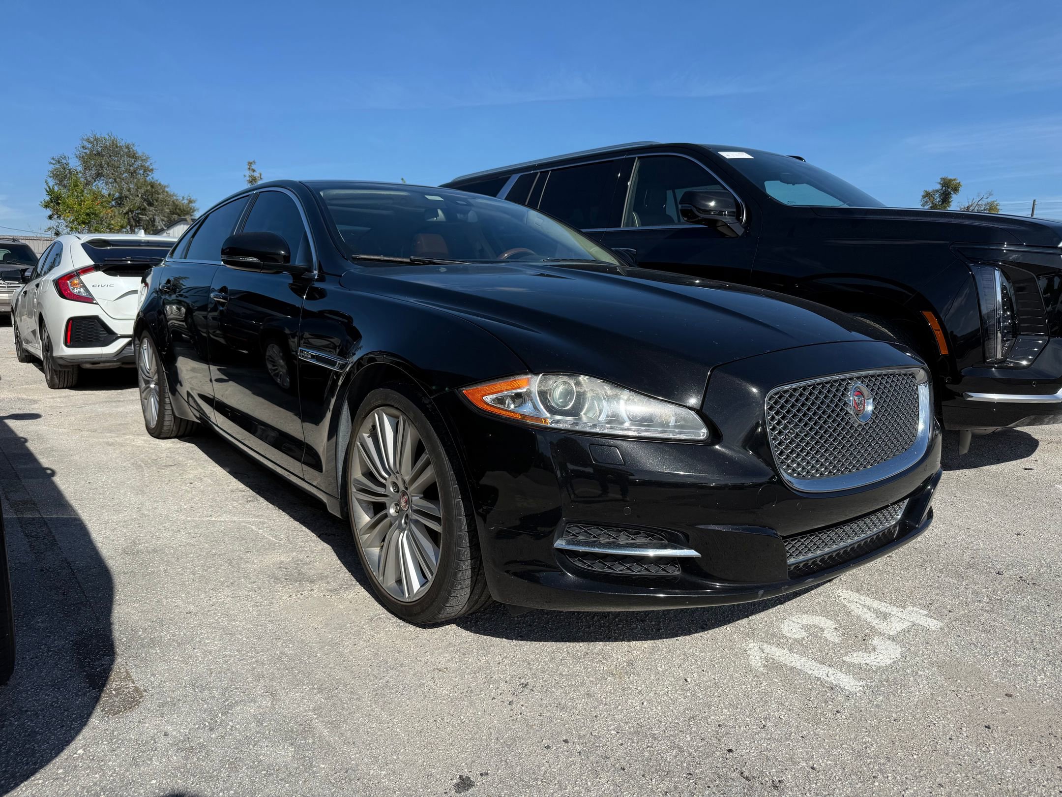 2015 Jaguar XJ XJL Portfolio photo 3