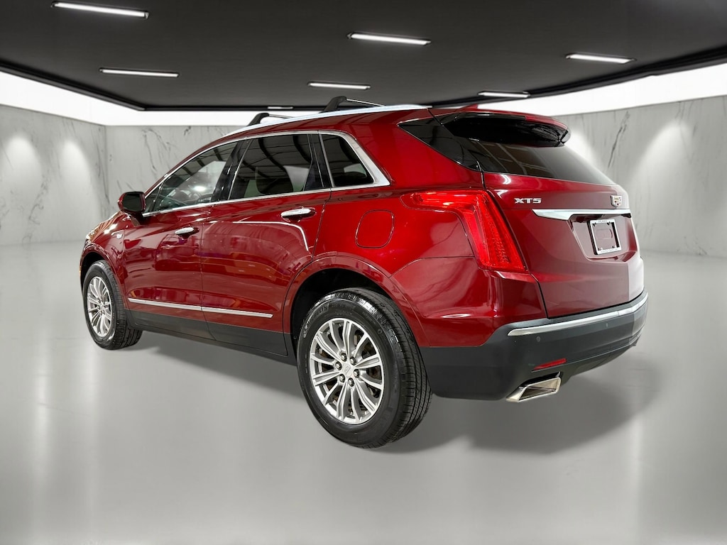 Used 2017 CADILLAC XT5 Luxury SUV