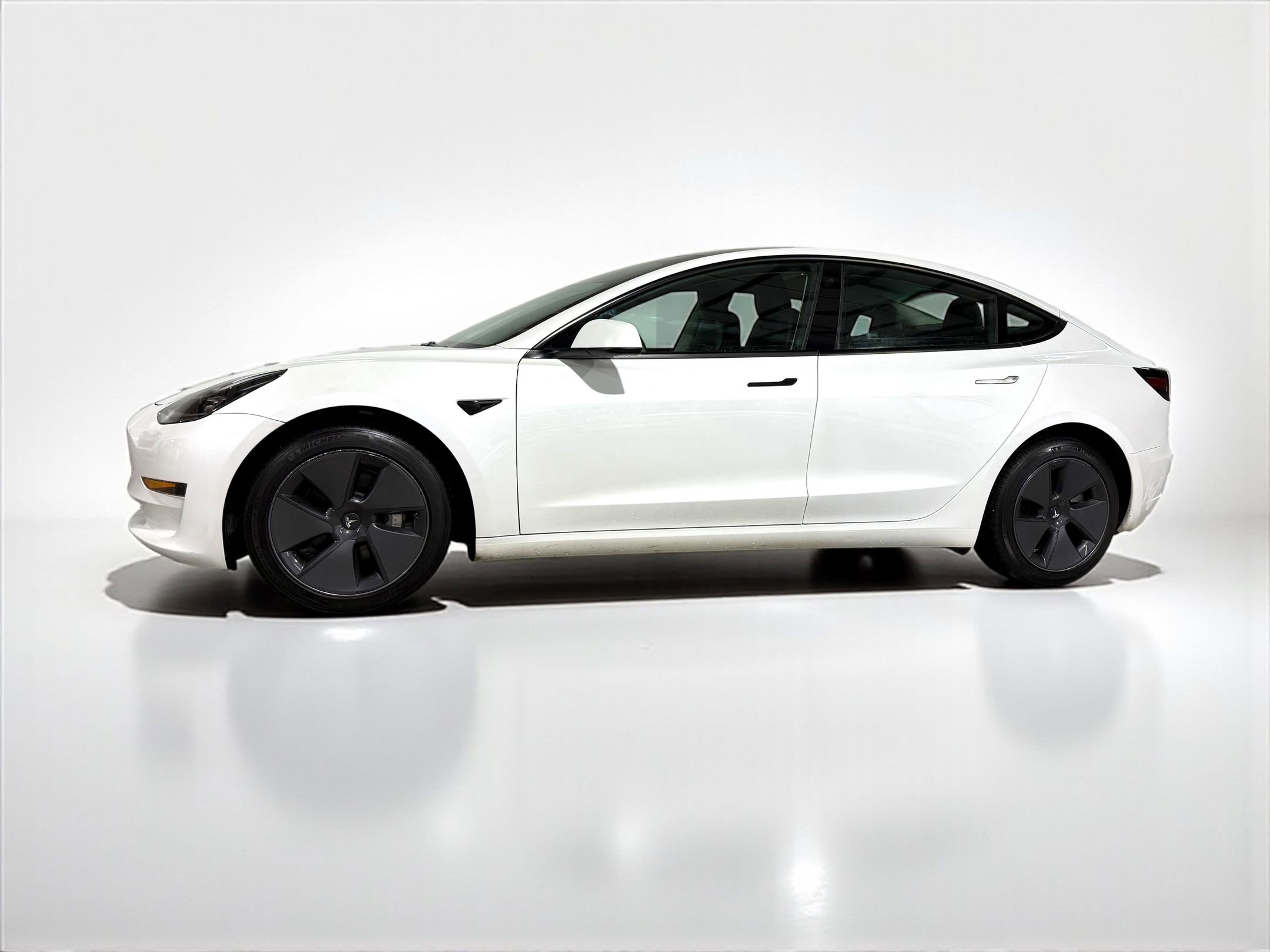 2023 Tesla Model 3 Long Range photo 2