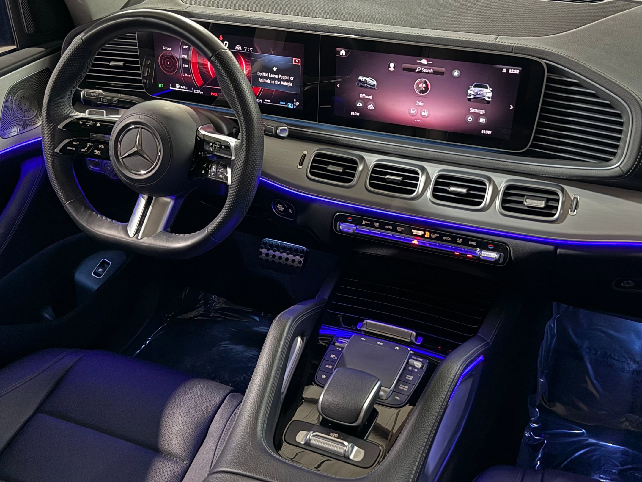 2024 Mercedes Benz GLS 450 4MATIC photo 2