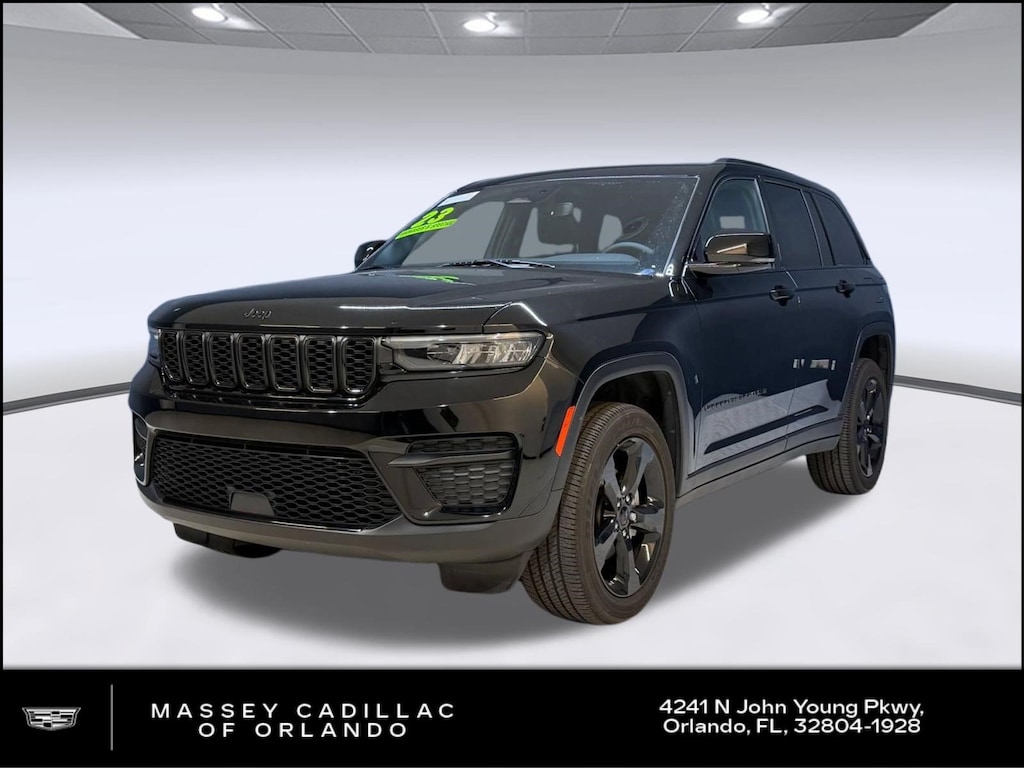 Used 2023 Jeep Grand Cherokee Laredo SUV