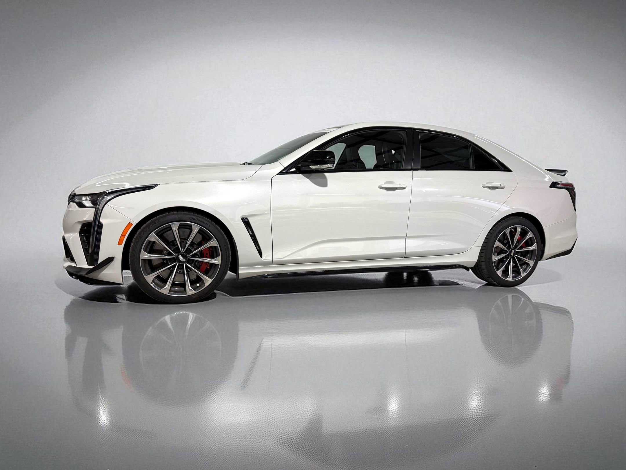 2022 Cadillac CT4 Blackwing photo 2