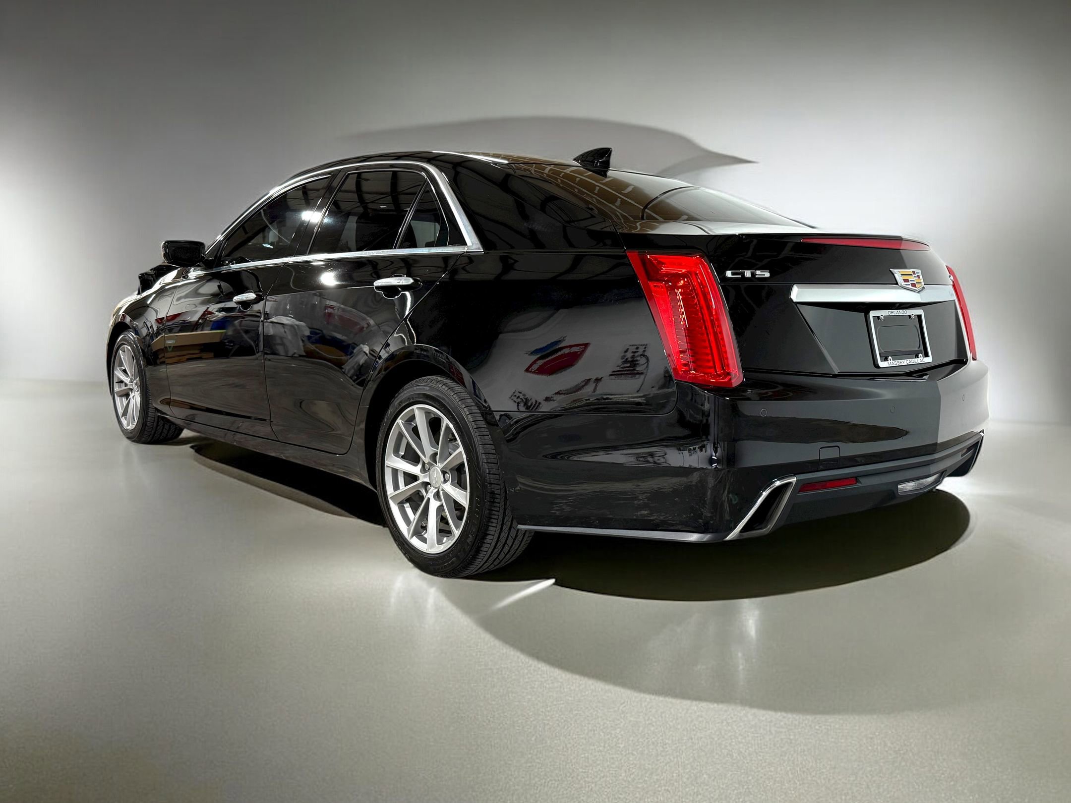 2019 Cadillac CTS Luxury Sedan photo 3