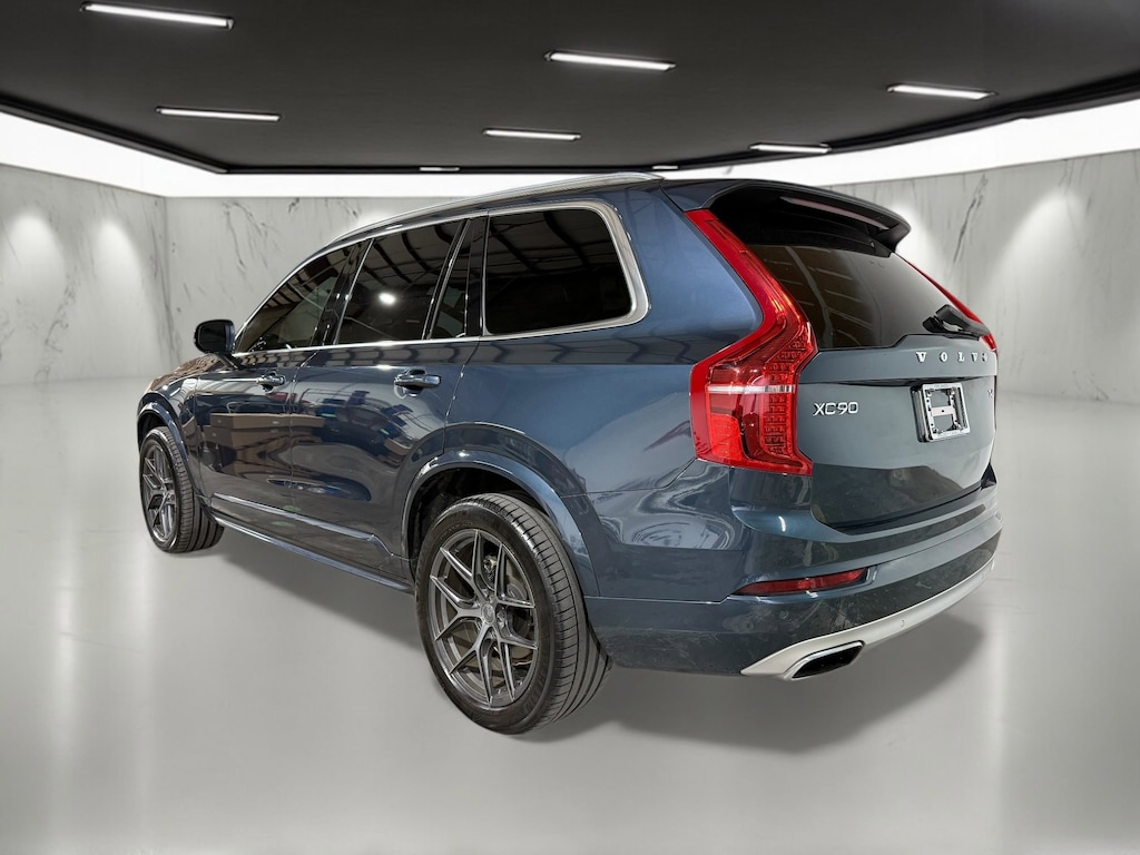 Used 2020 Volvo XC90 T6 Momentum 7 Passenger SUV