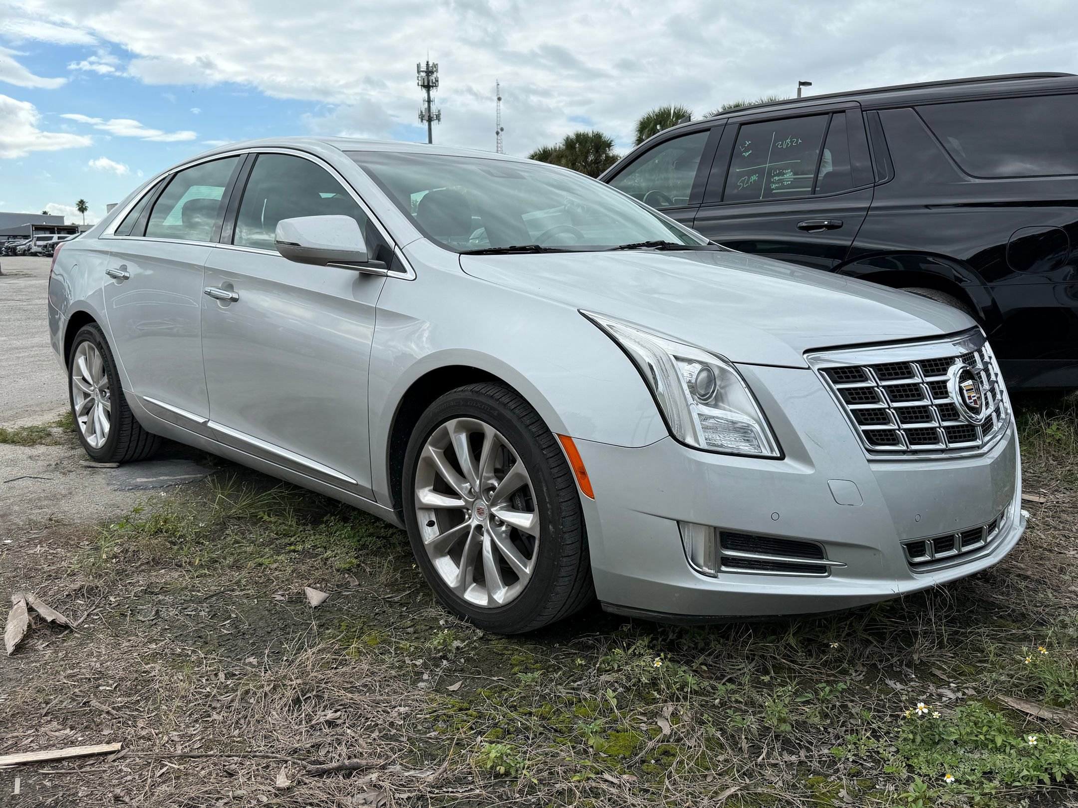 2013 Cadillac XTS Luxury photo 2