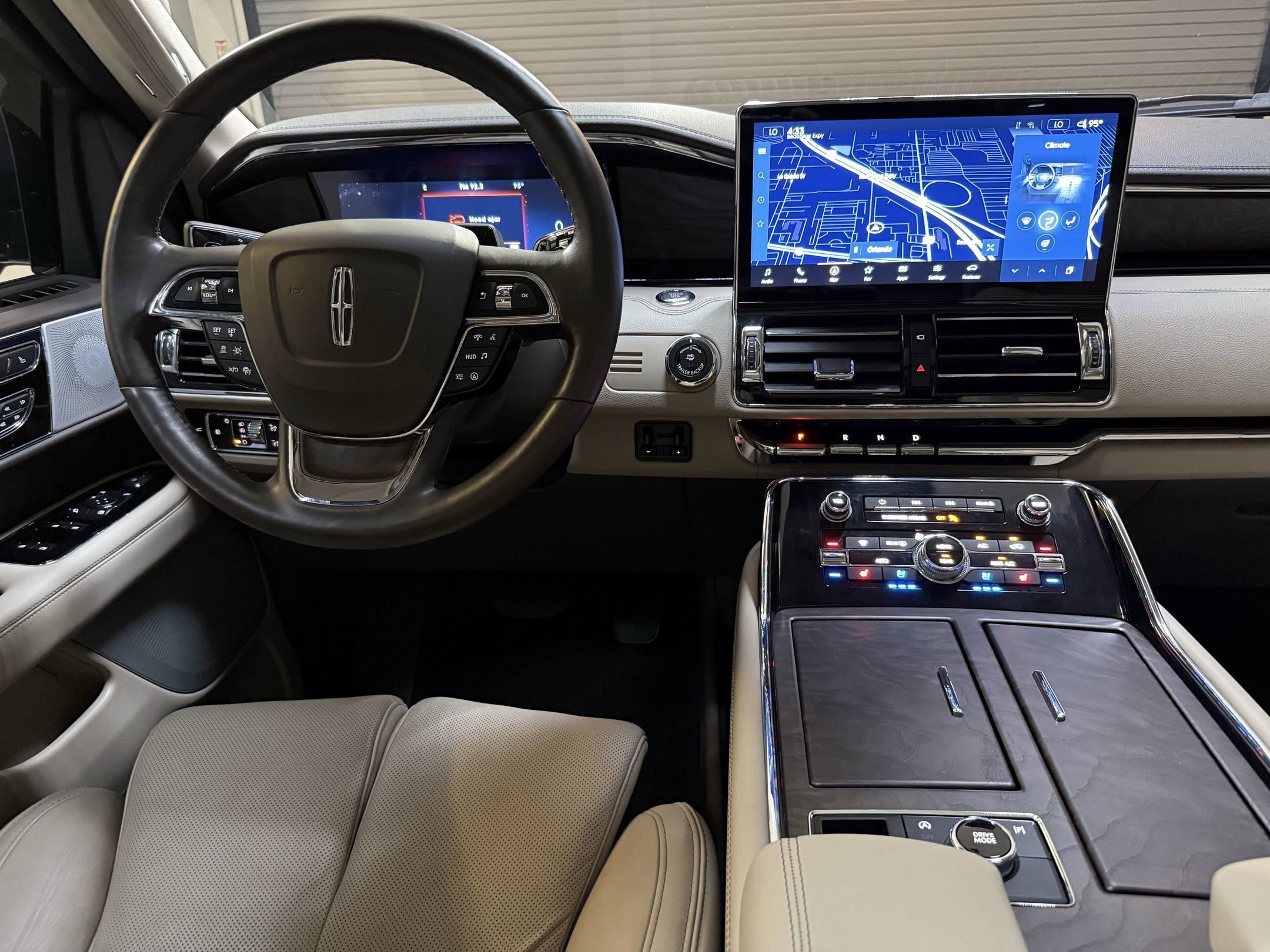 2024 Lincoln Navigator Reserve photo 3