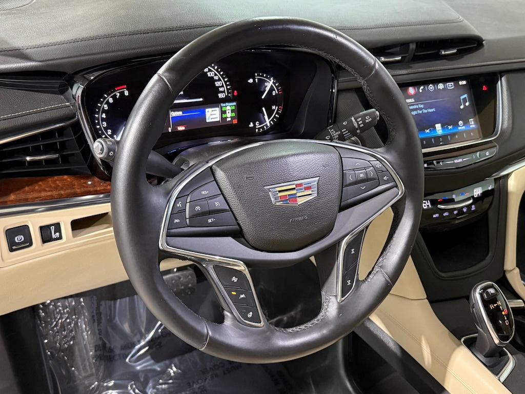 Used 2017 CADILLAC XT5 Luxury SUV