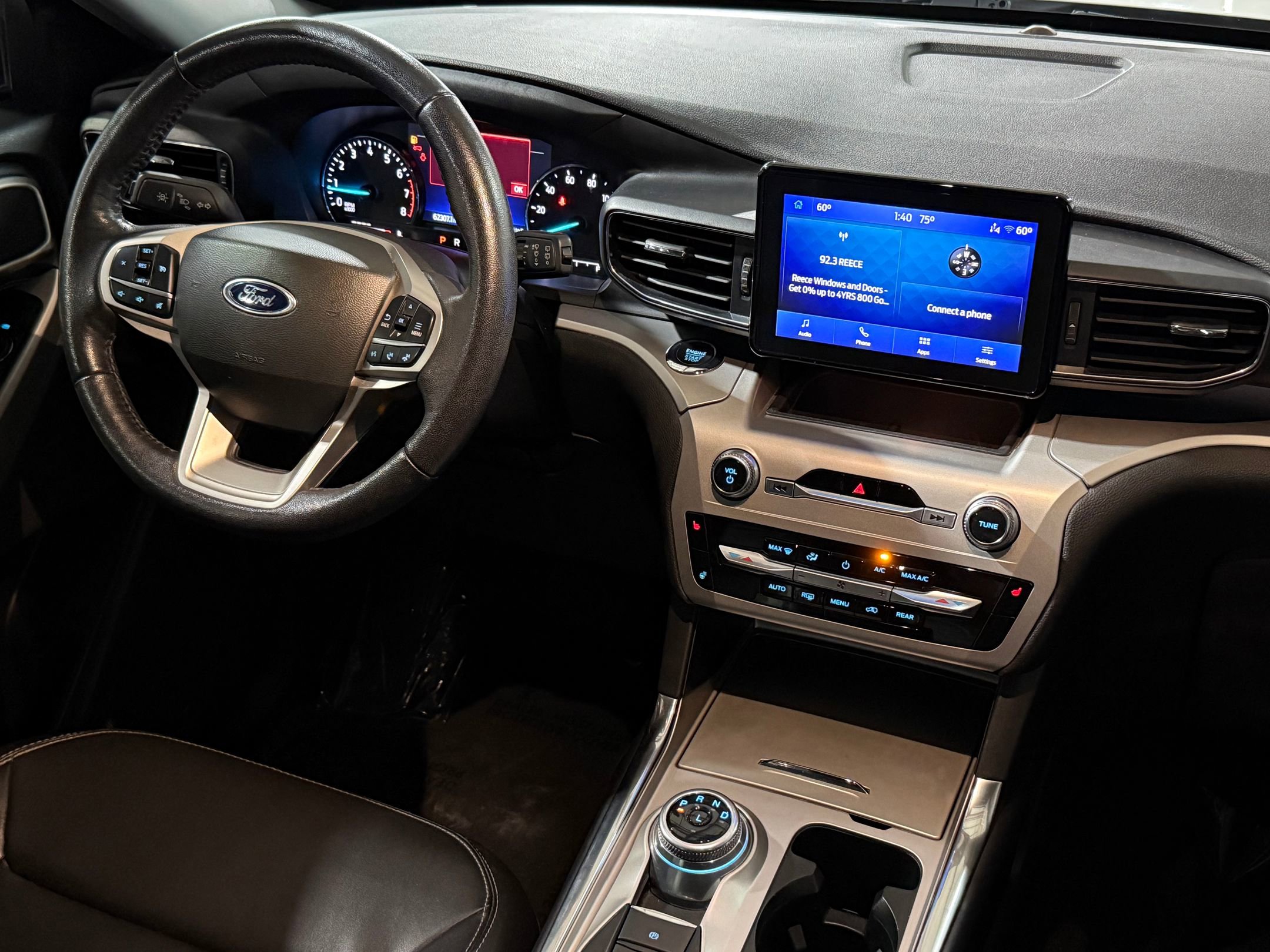 2022 Ford Explorer XLT photo 3