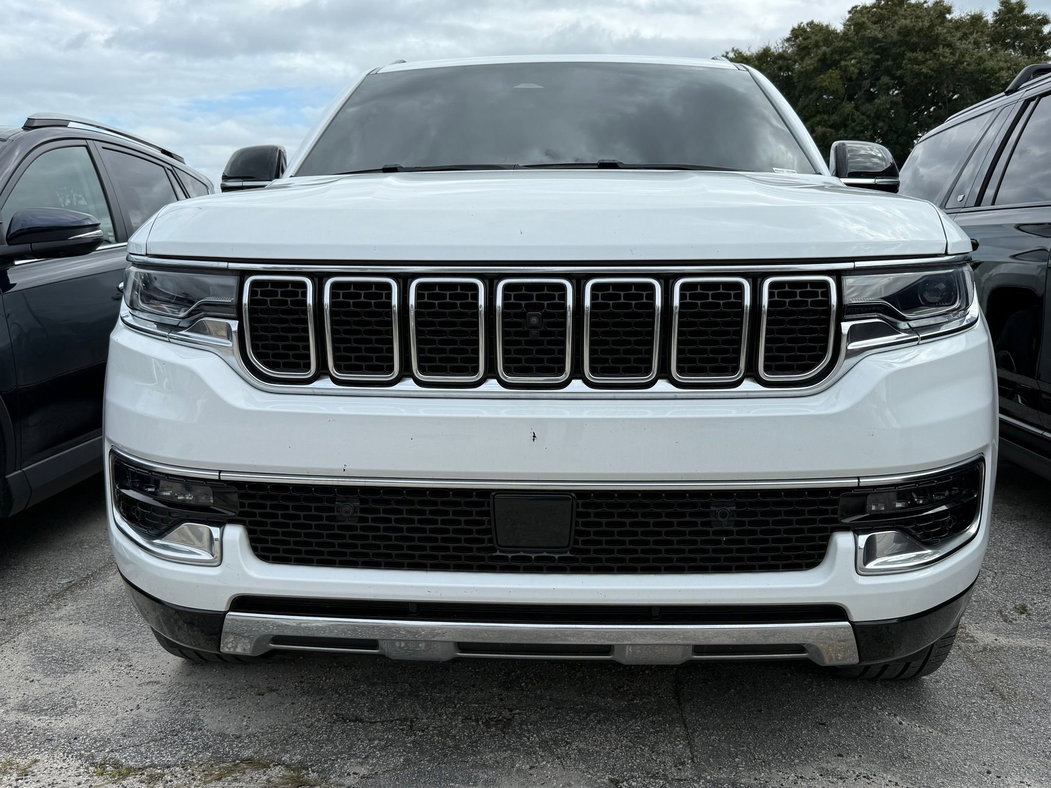 2023 Jeep Wagoneer Series III photo 4
