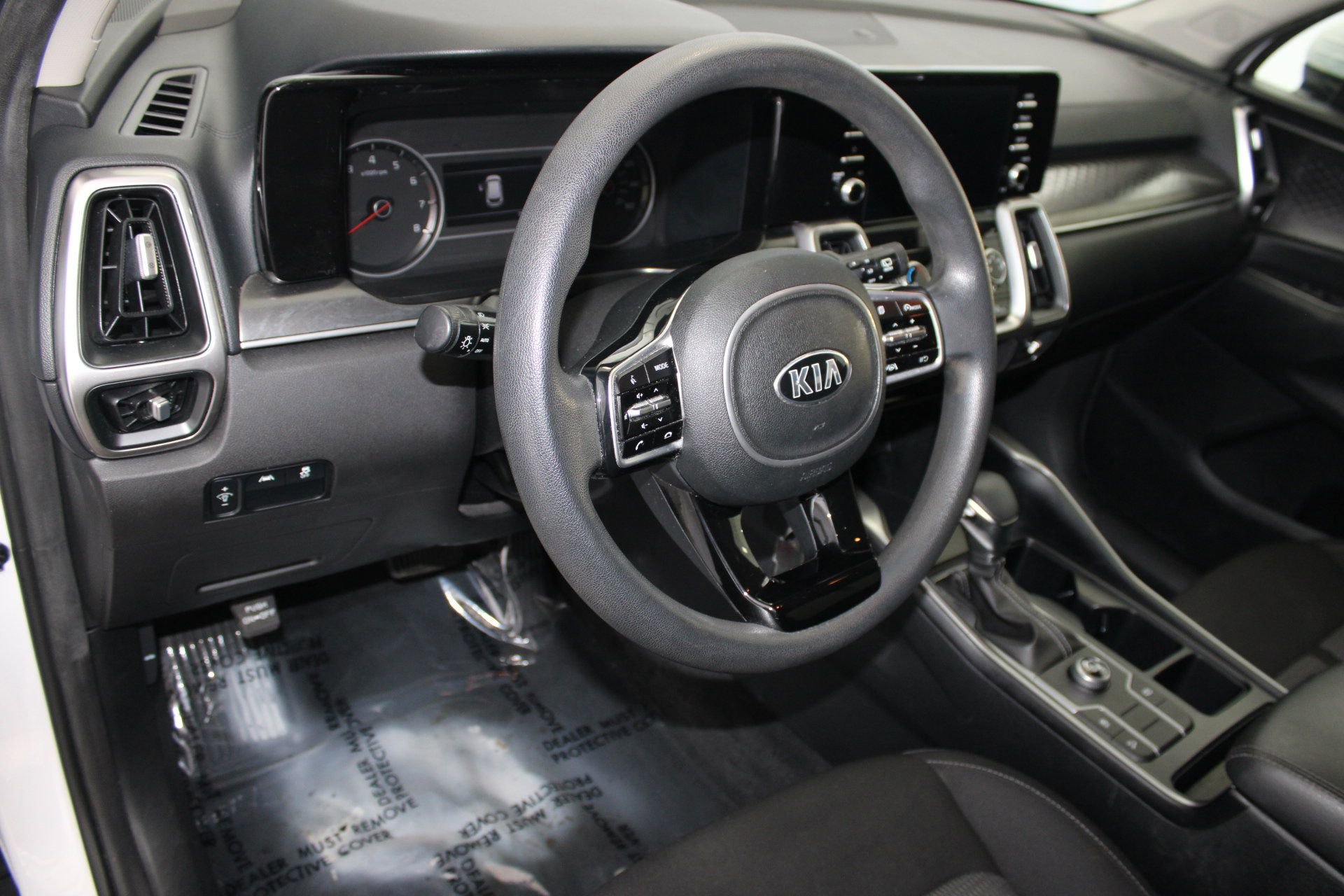 2021 Kia Sorento LX photo 4