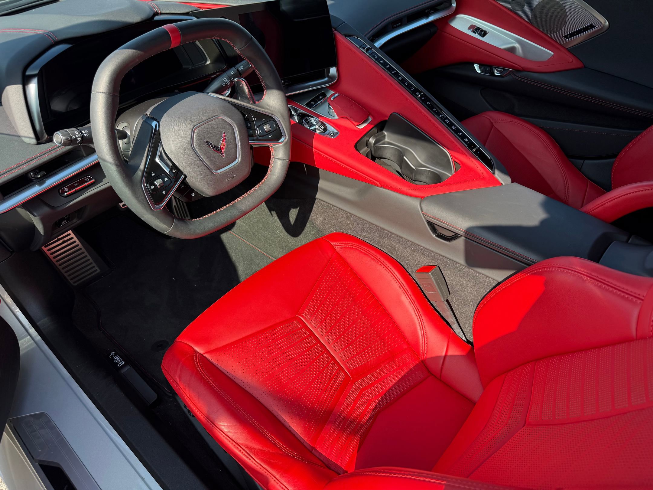 2024 Chevrolet Corvette Stingray 2LT Convertible photo 3