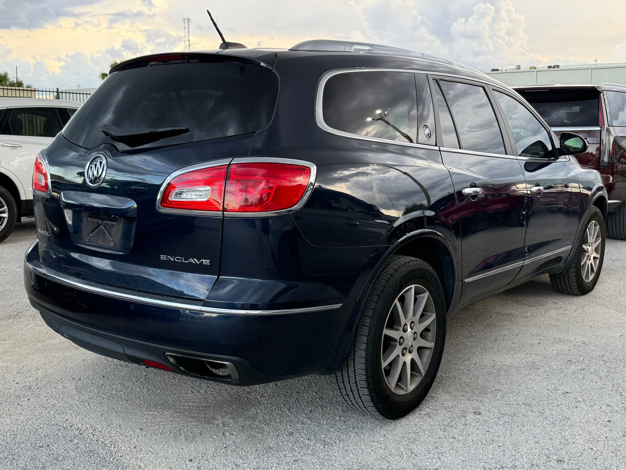 2016 Buick Enclave Leather photo 3