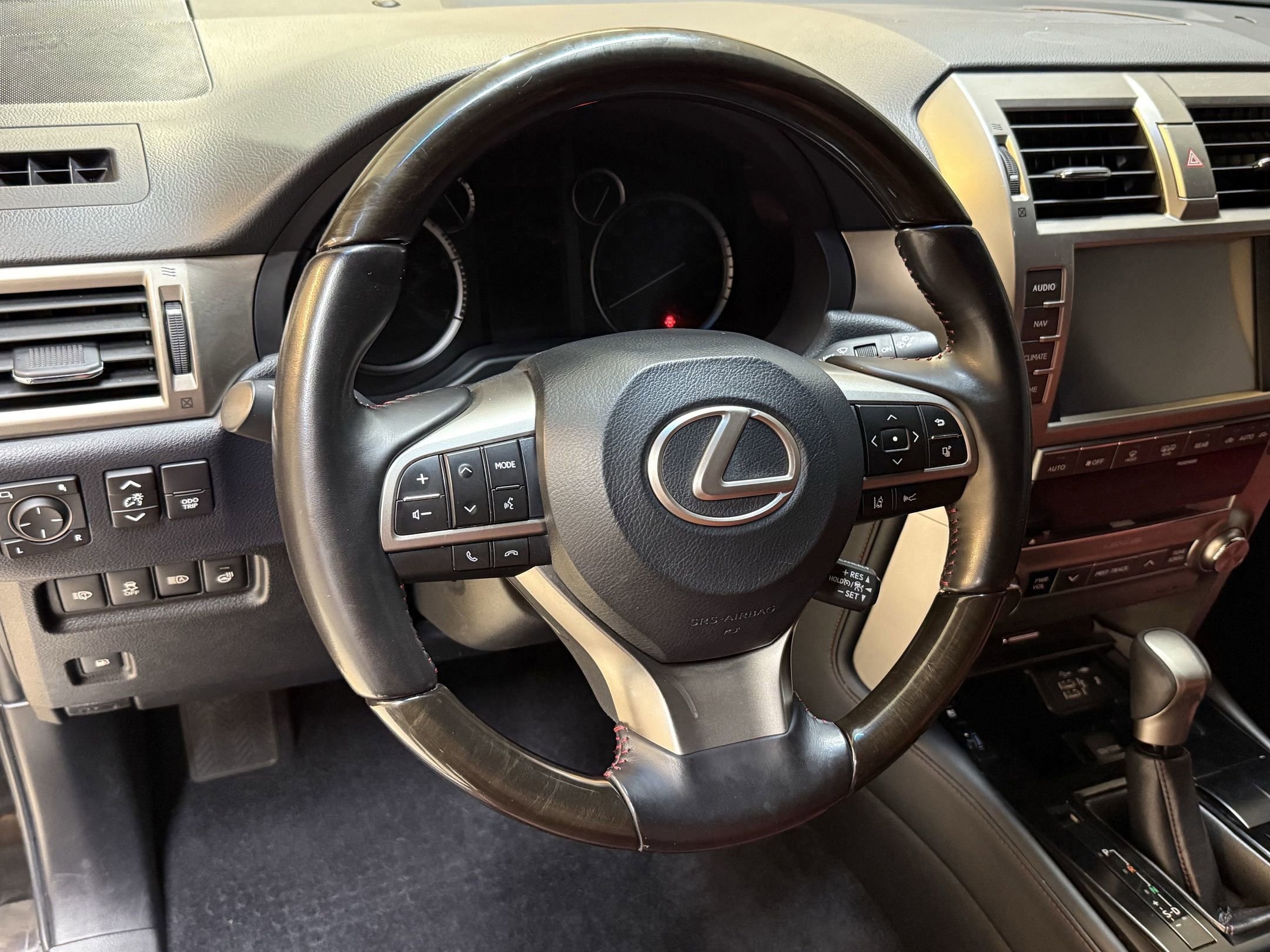 2021 Lexus GX 460 Premium photo 3