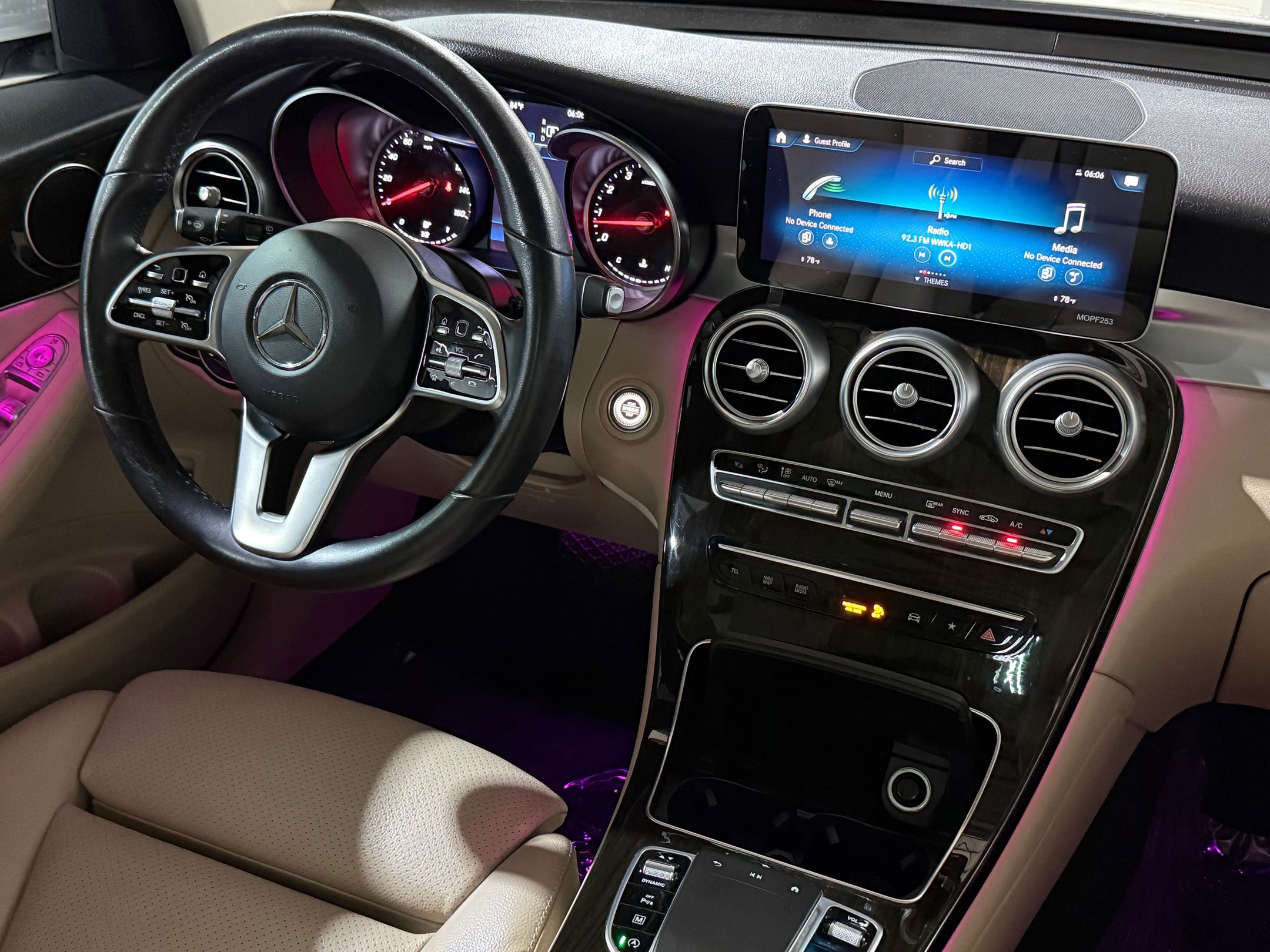 2021 Mercedes Benz GLC 300 photo 4